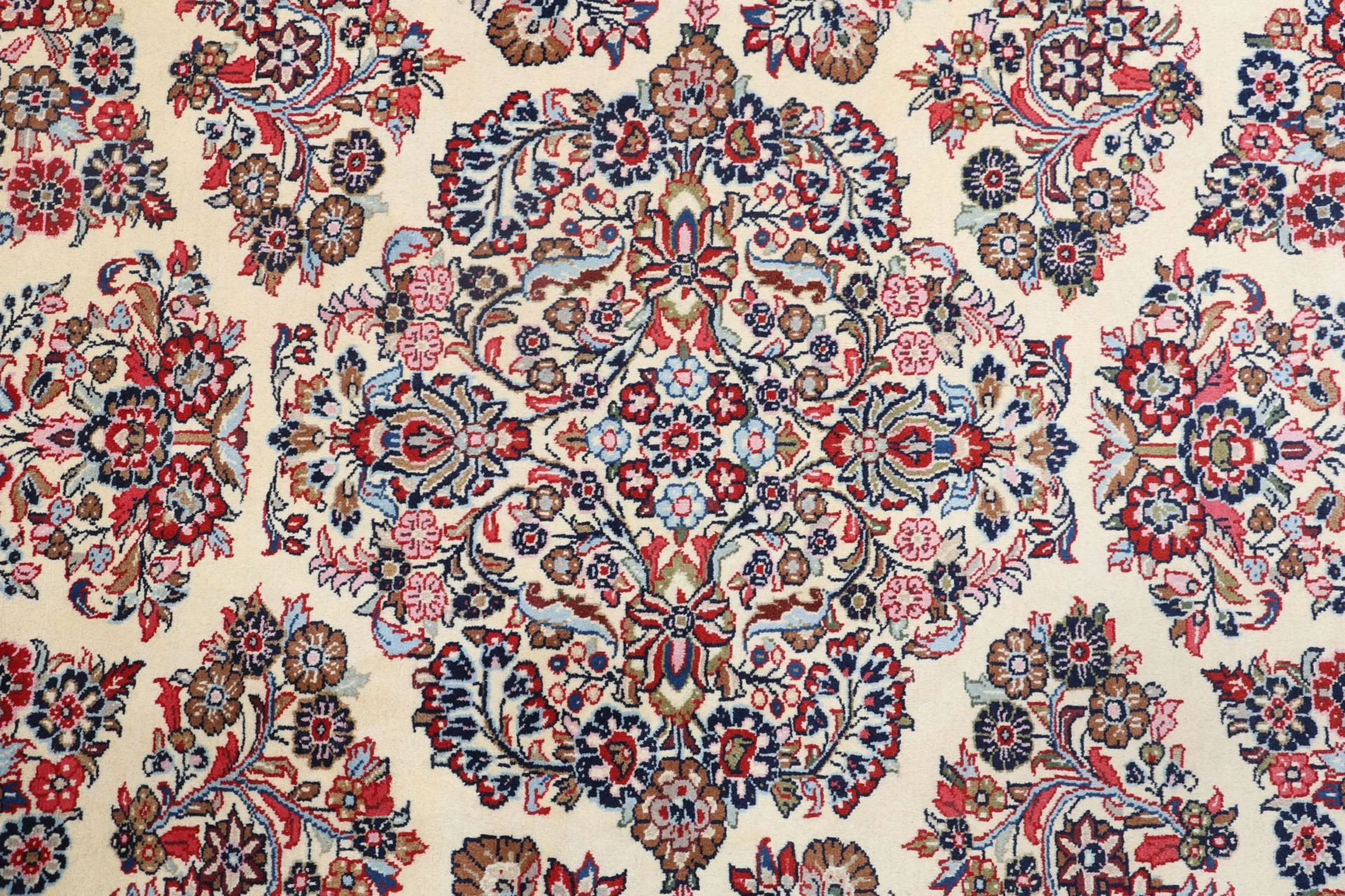 Sarouk Persian Rug — hand-knotted, 250 × 340 cm, Wool