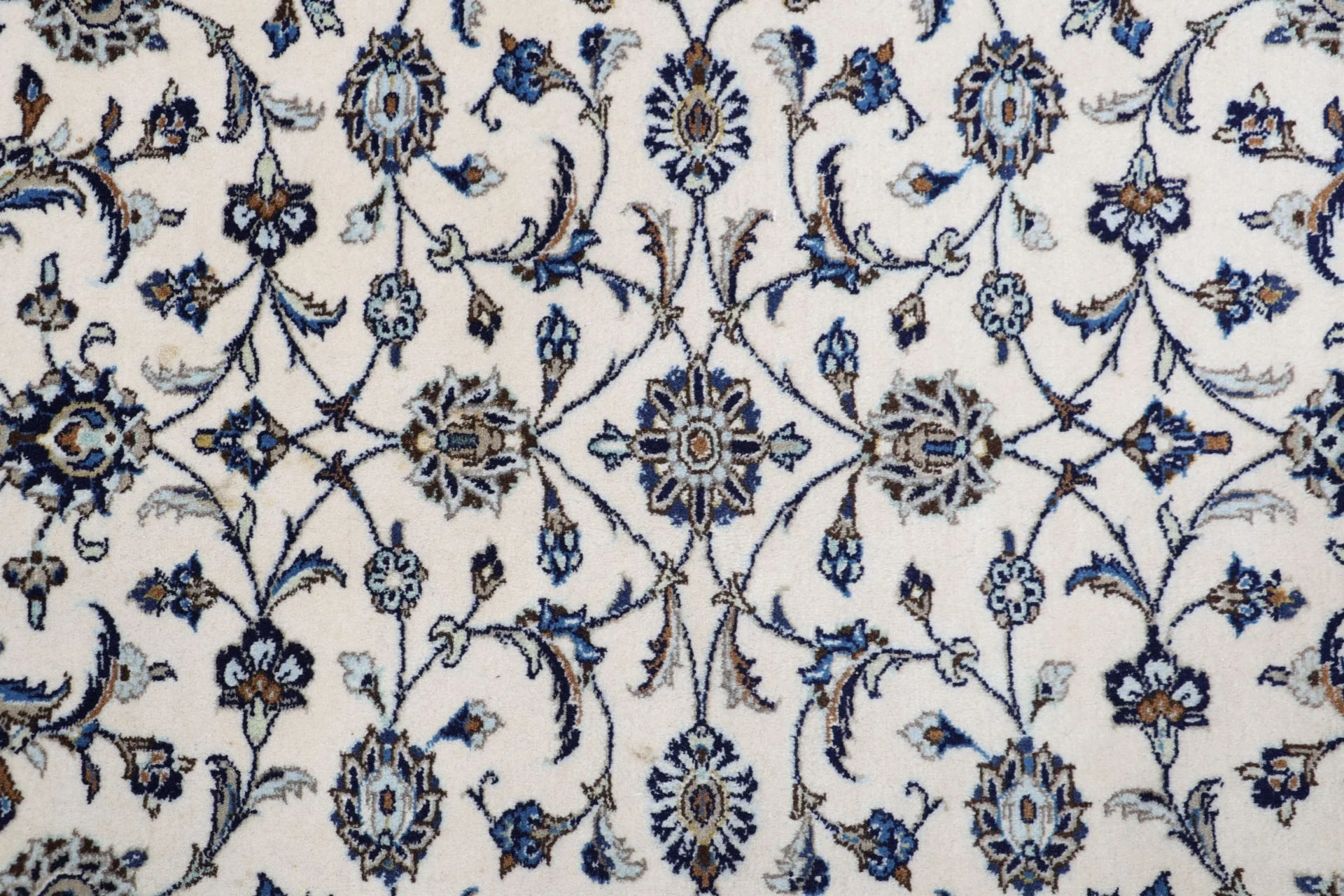 Kashan Persian Rug — hand-knotted, 253 × 305 cm, Wool