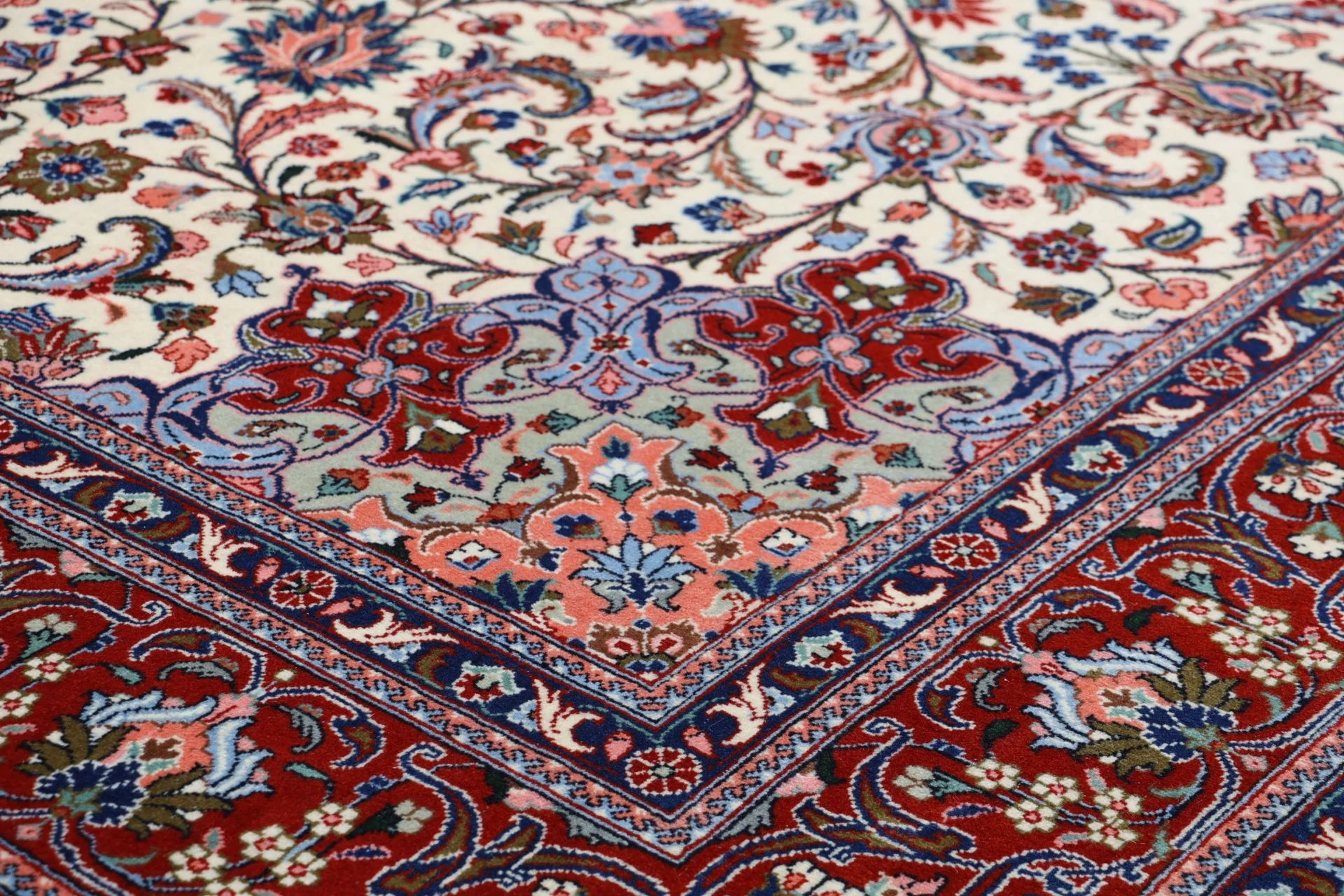Sarouk Persian Rug 250 × 350 cm, Wool, hand-knotted