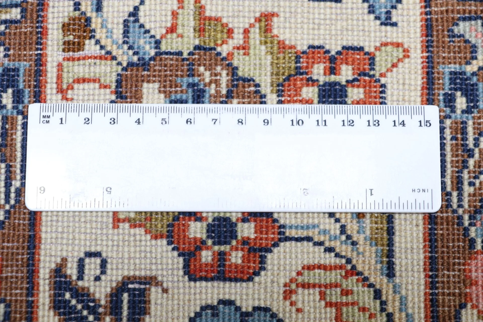 Hand-Knotted Wool Sarouk Persian Rug, 218 × 315 cm
