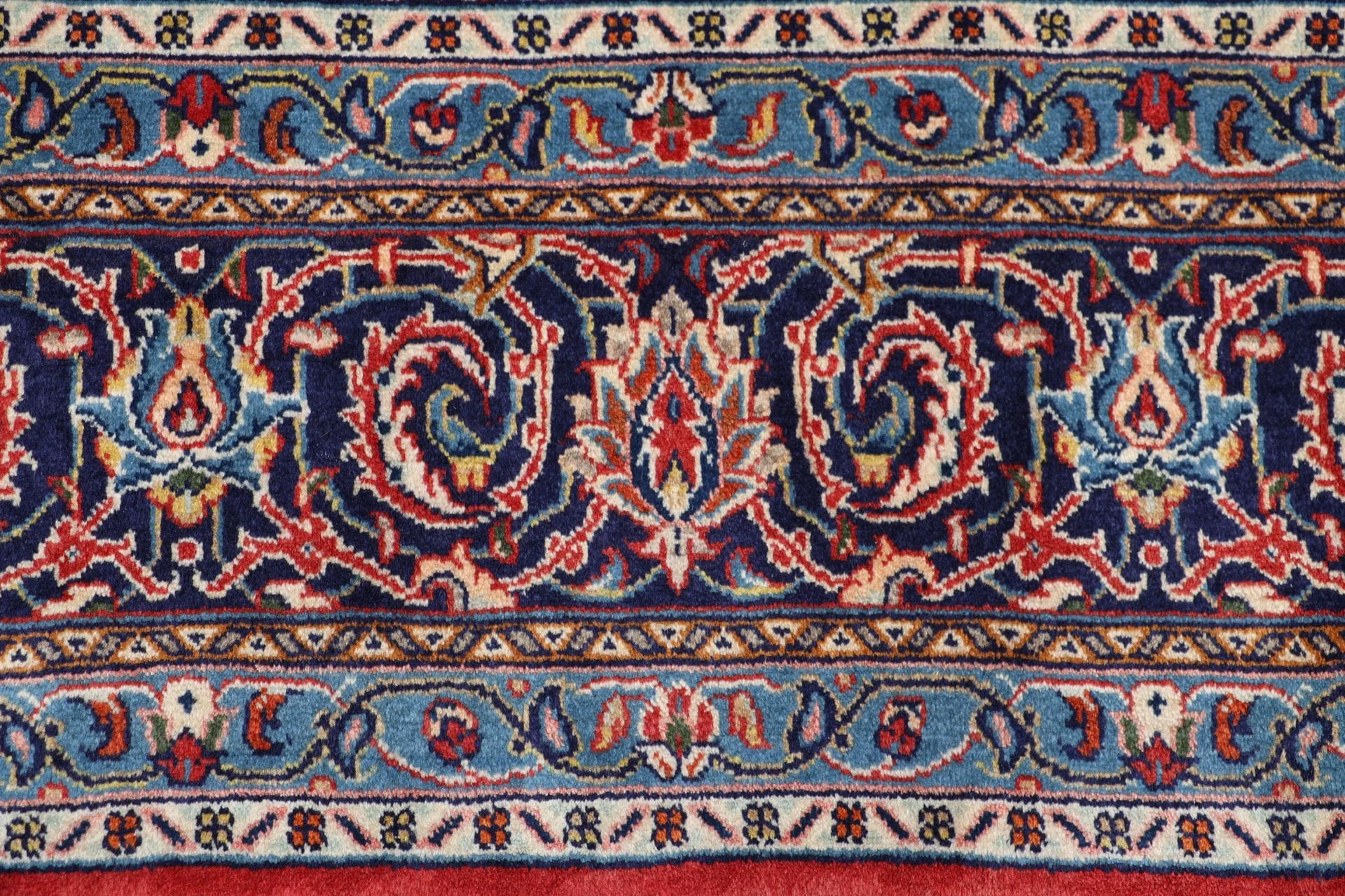 Sarouk Persian Rug — hand-knotted, 255 × 353 cm, Wool
