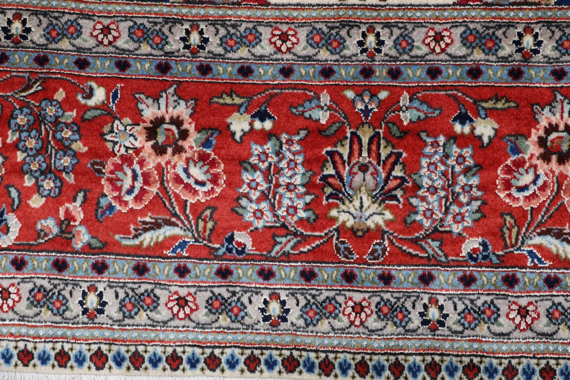 Sarouk Persian Rug 200 × 305 cm, Wool, hand-knotted