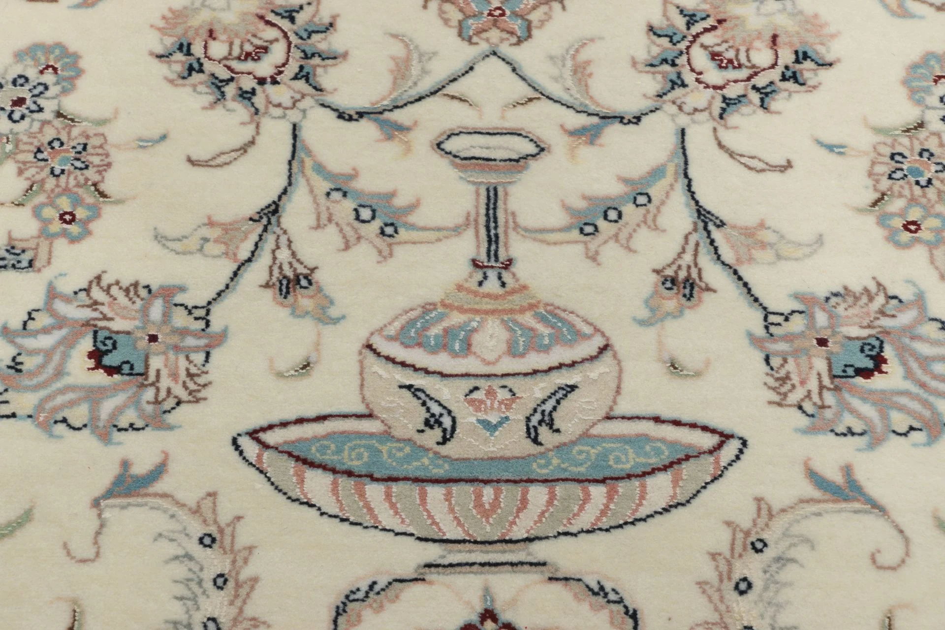 Kashmar Persian Rug 140 × 205 cm, Wool, hand-knotted