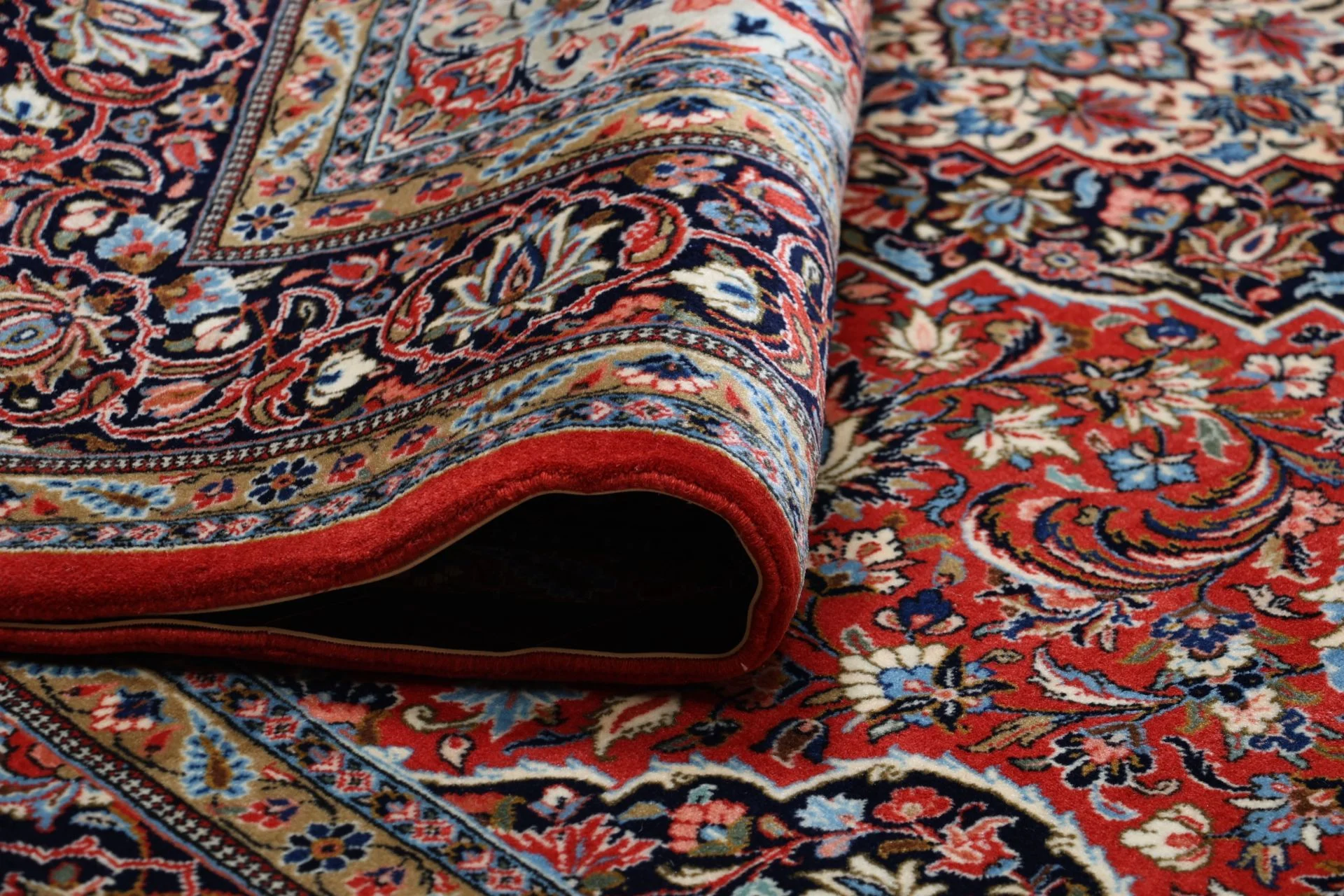 Sarouk Persian Rug — hand-knotted, 202 × 286 cm, Wool
