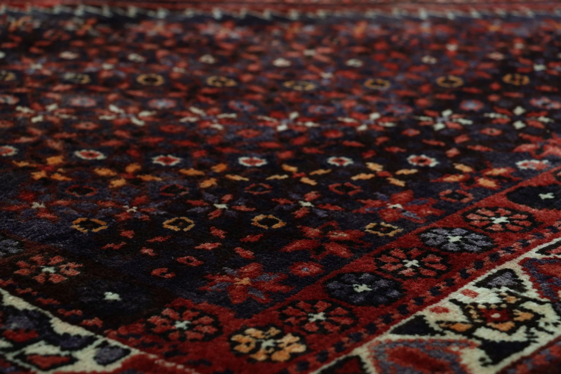 Shiraz Persian Rug 210 × 276 cm, Wool, hand-knotted