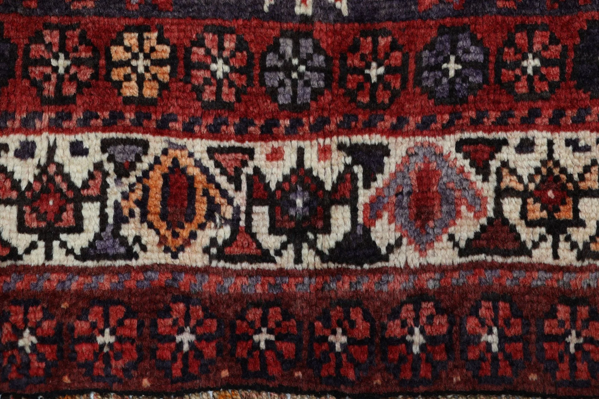 Shiraz Persian Rug 210 × 276 cm, Wool, hand-knotted