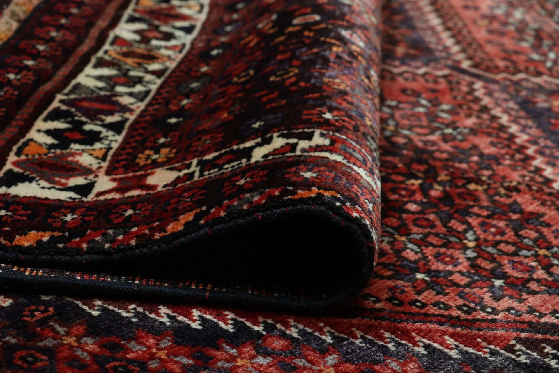 Shiraz Persian Rug 210 × 276 cm, Wool, hand-knotted