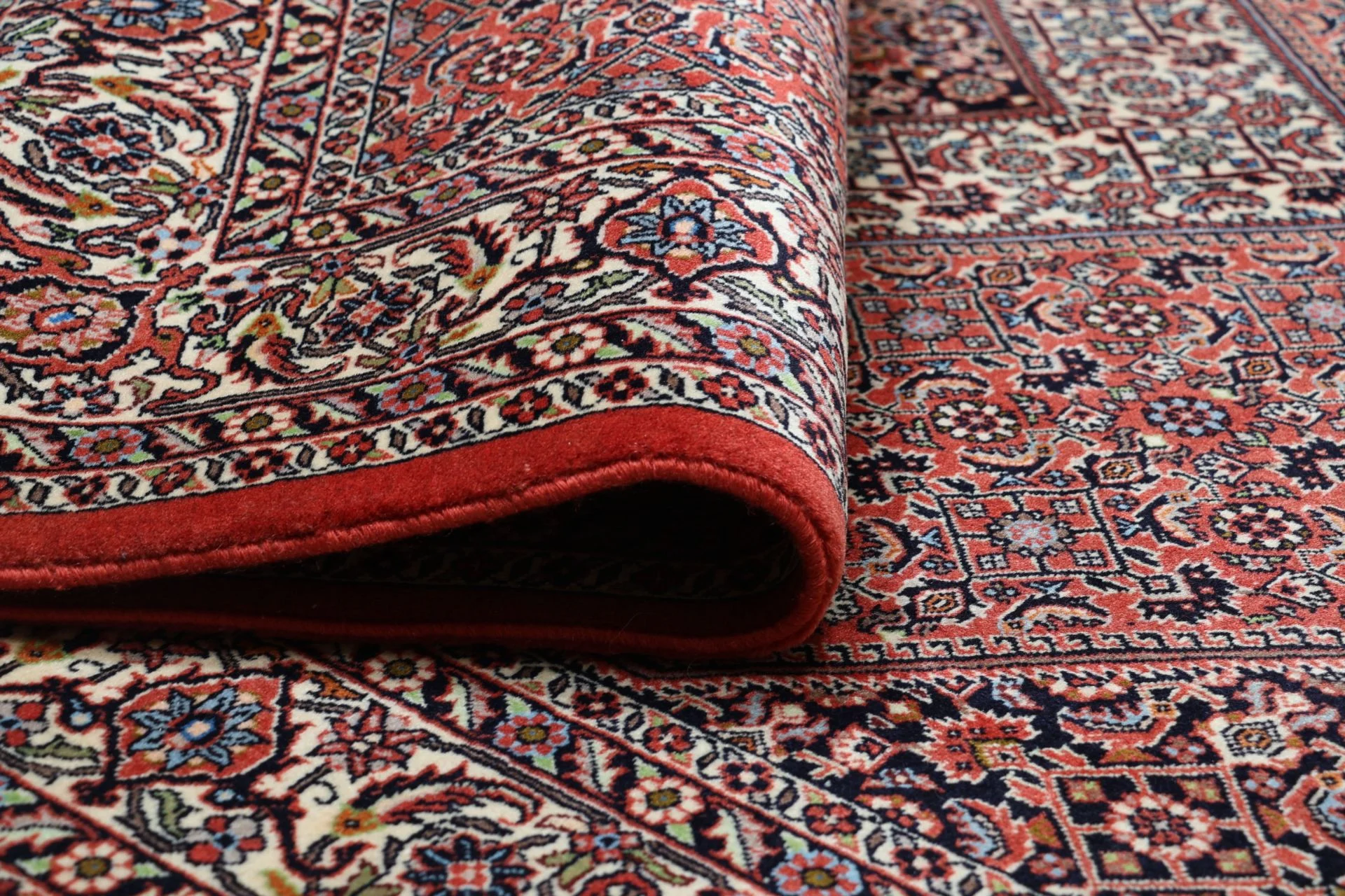 Hand-Knotted Wool Bijar Persian Rug, 170 × 247 cm