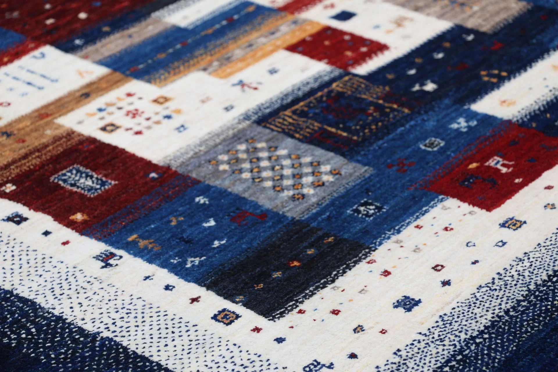 Hand-Knotted Wool Loribaft Indian Rug, 178 × 250 cm