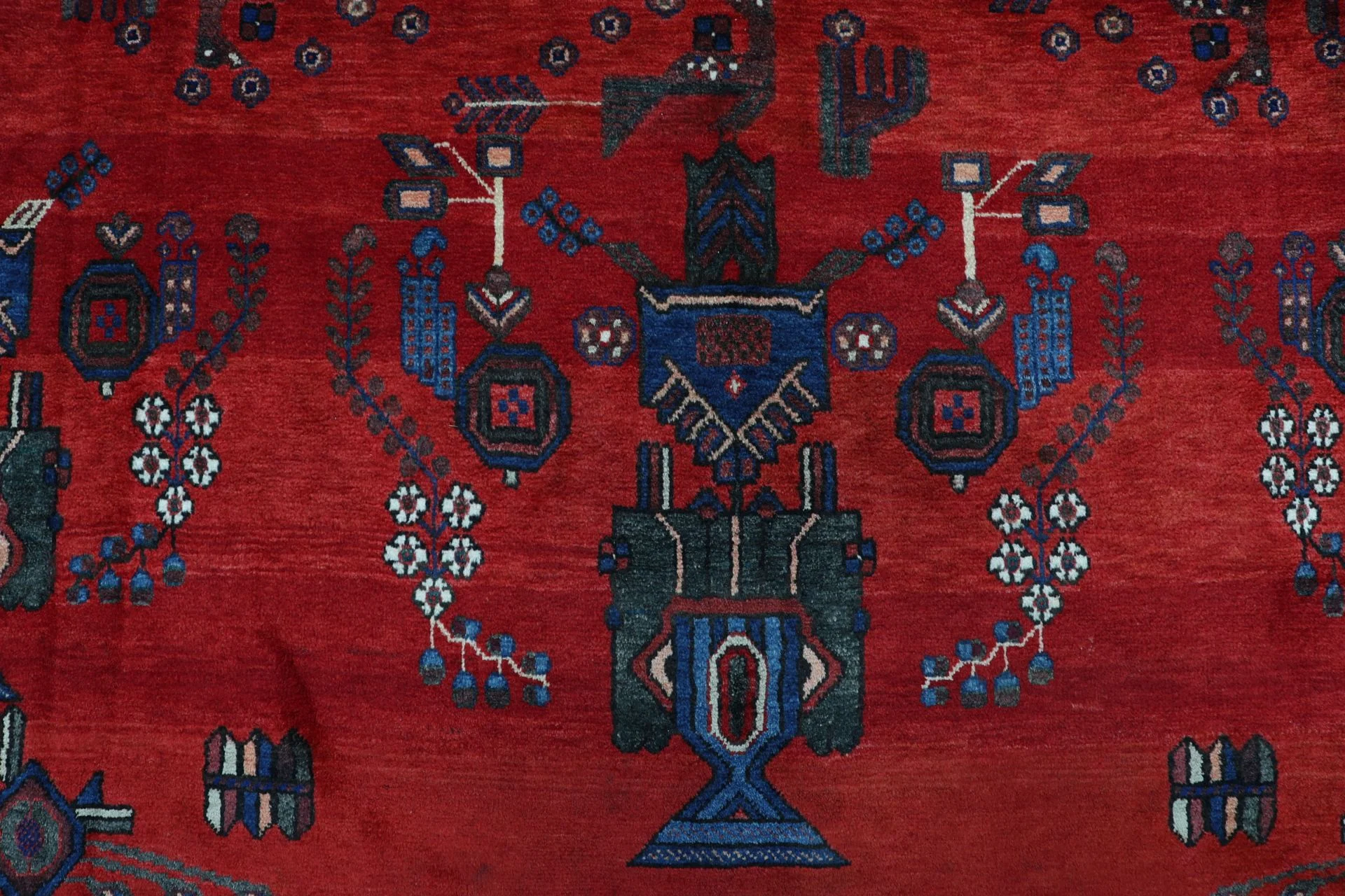 Persian Rug — hand-knotted, 182 × 238 cm, Wool