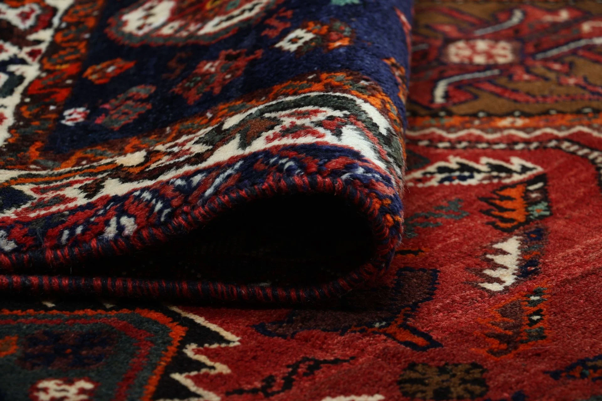 Shiraz Persian Rug 173 × 273 cm, Wool, hand-knotted
