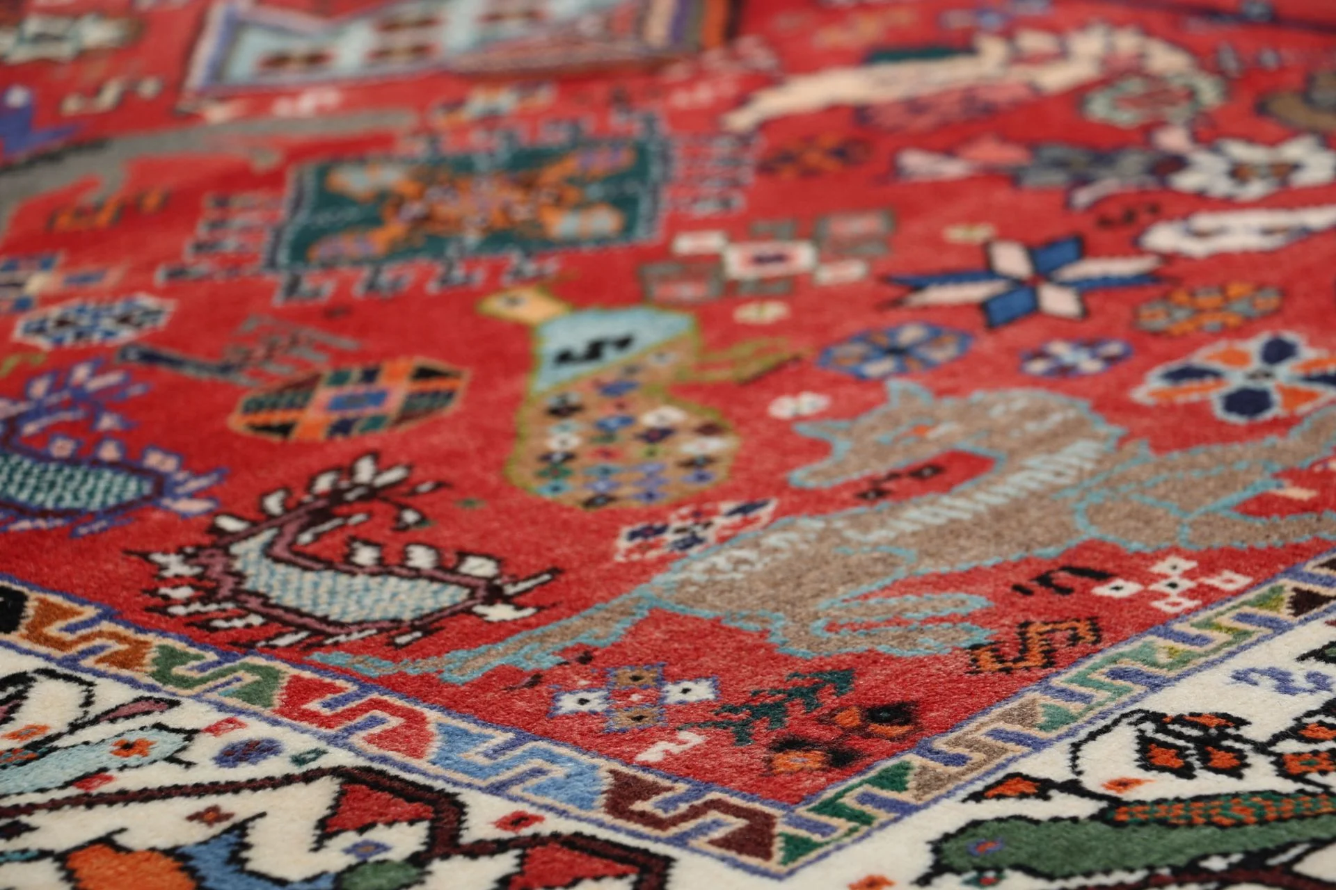 Shiraz Persian Rug 178 × 255 cm, Wool, hand-knotted