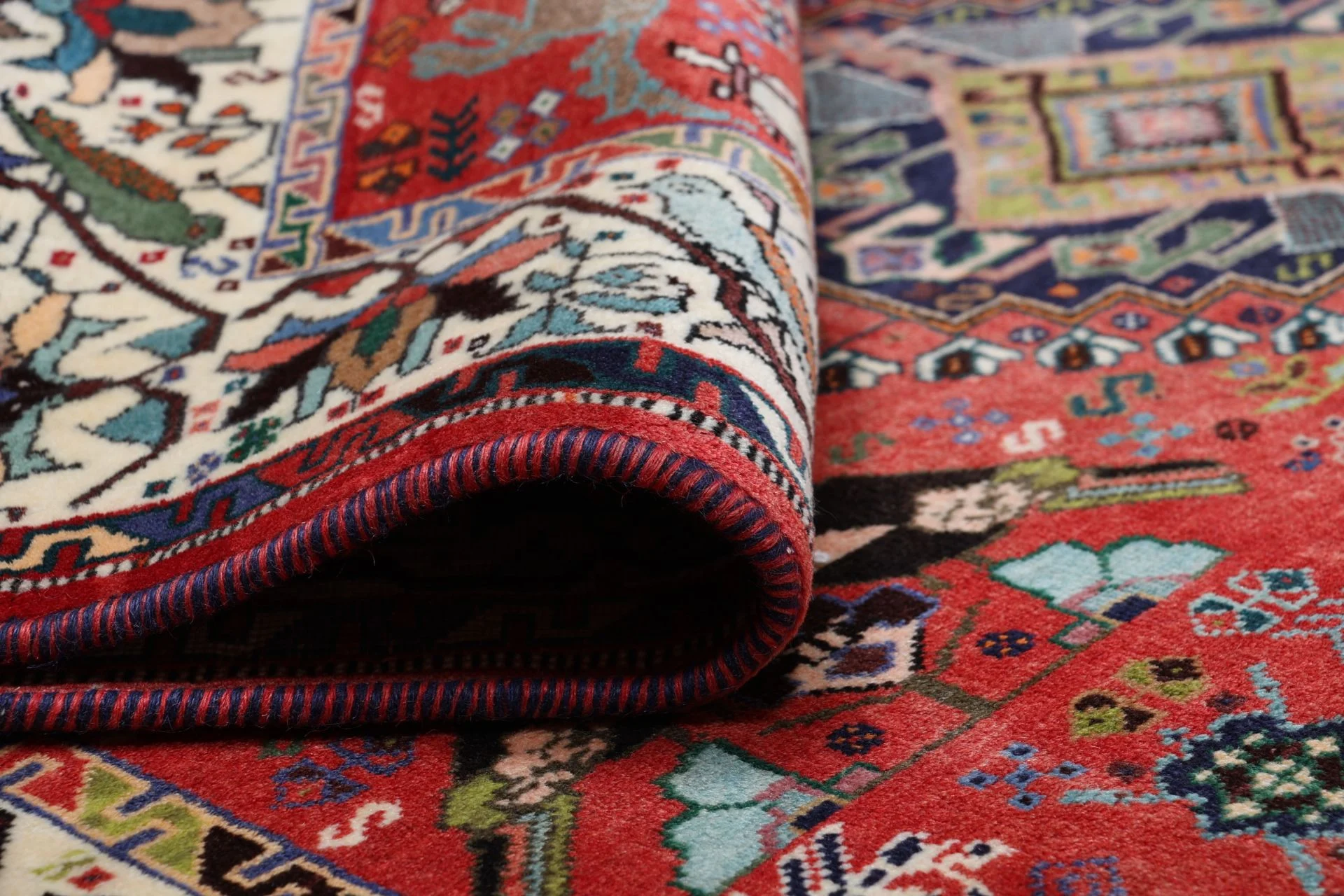 Shiraz Persian Rug 178 × 255 cm, Wool, hand-knotted