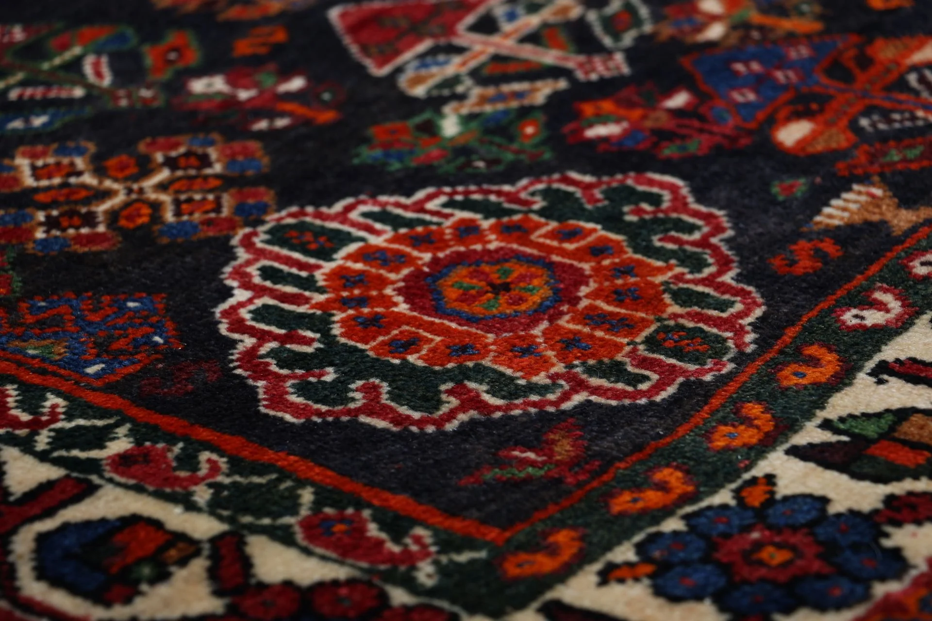 Shiraz Persian Rug 175 × 285 cm, Wool, hand-knotted