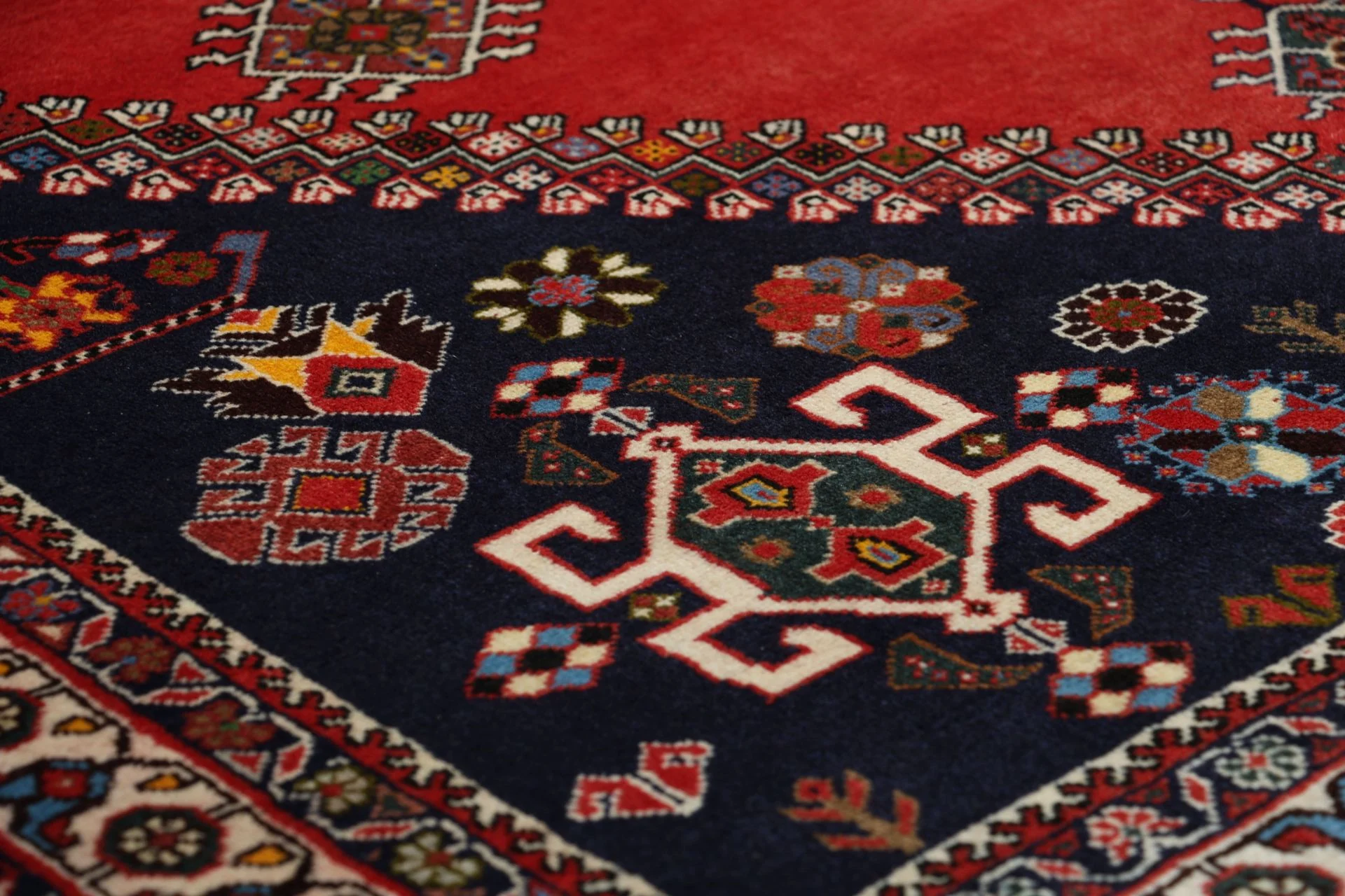 Shiraz Persian Rug 167 × 266 cm, Wool, hand-knotted