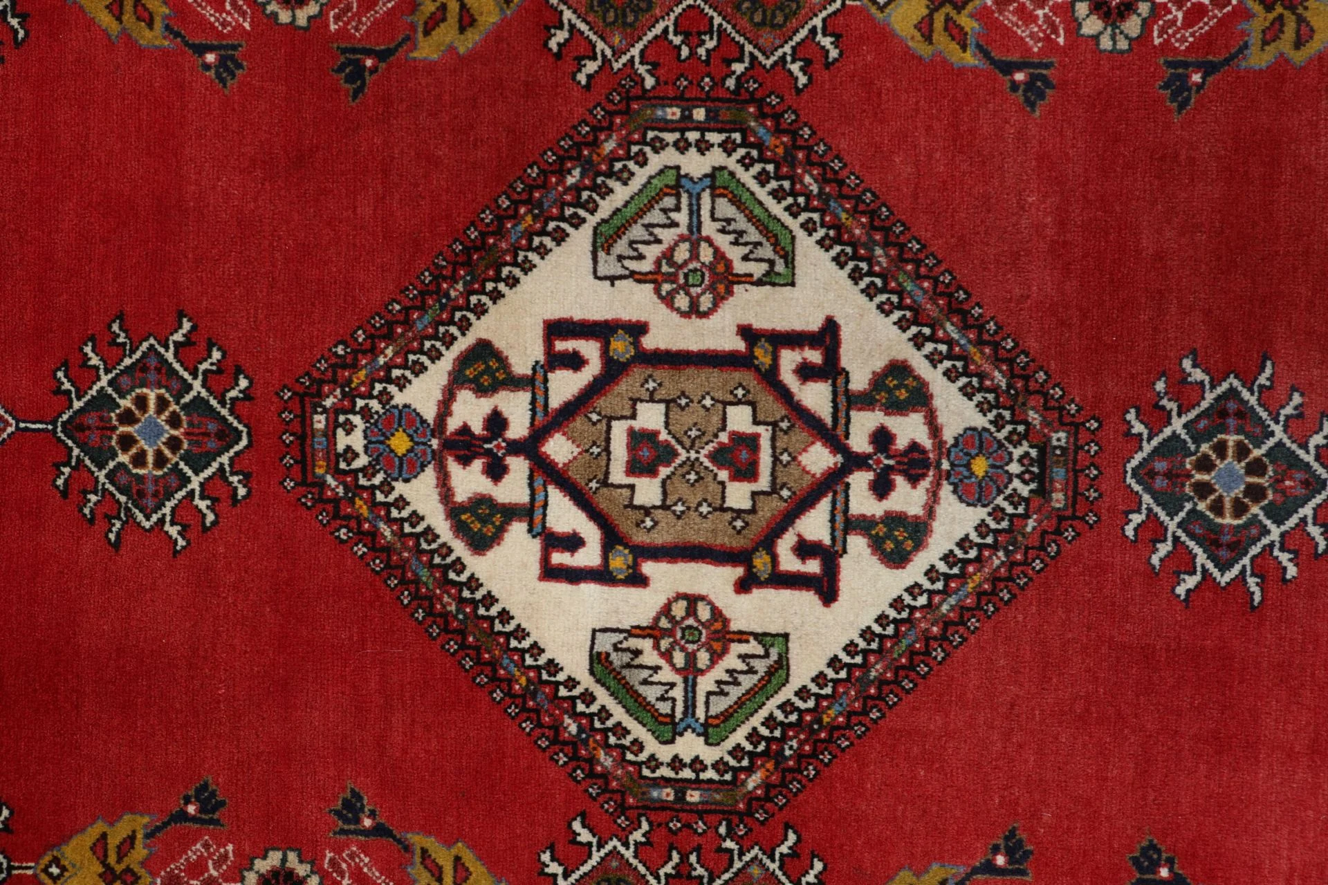 Shiraz Persian Rug 167 × 266 cm, Wool, hand-knotted