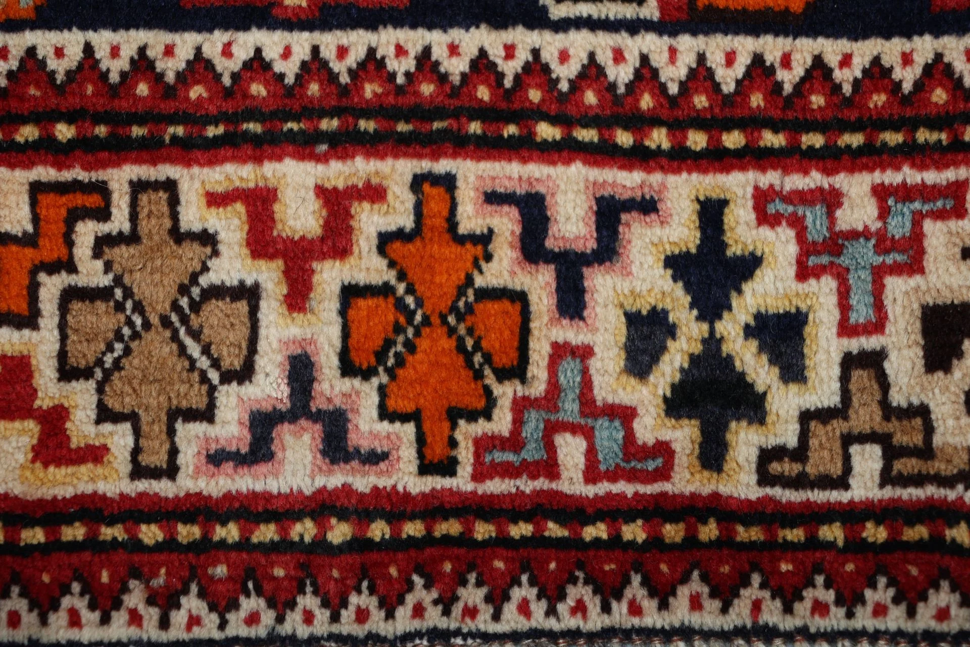 Shiraz Persian Rug 170 × 265 cm, Wool, hand-knotted