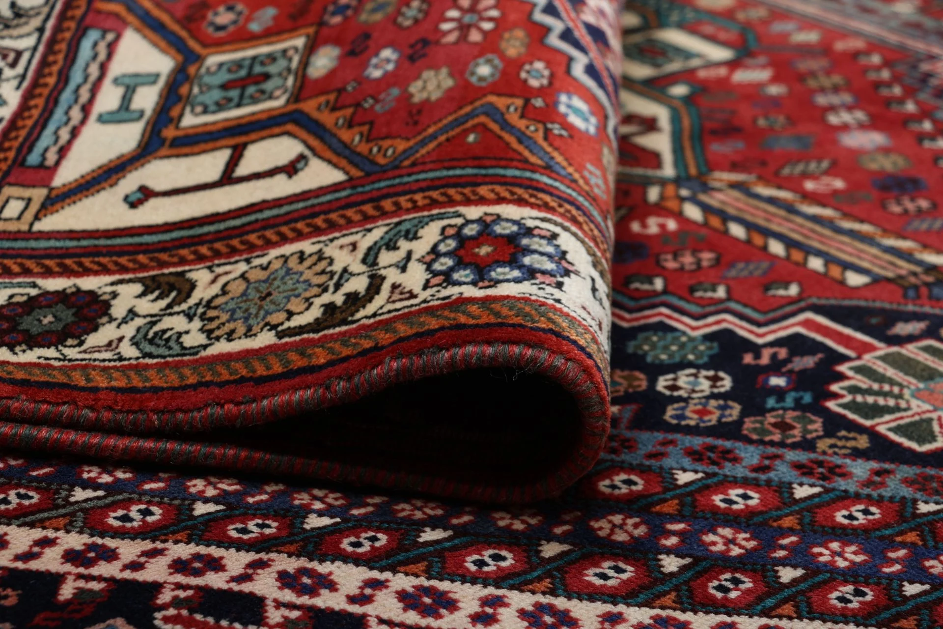 Shiraz Persian Rug — hand-knotted, 170 × 253 cm, Wool