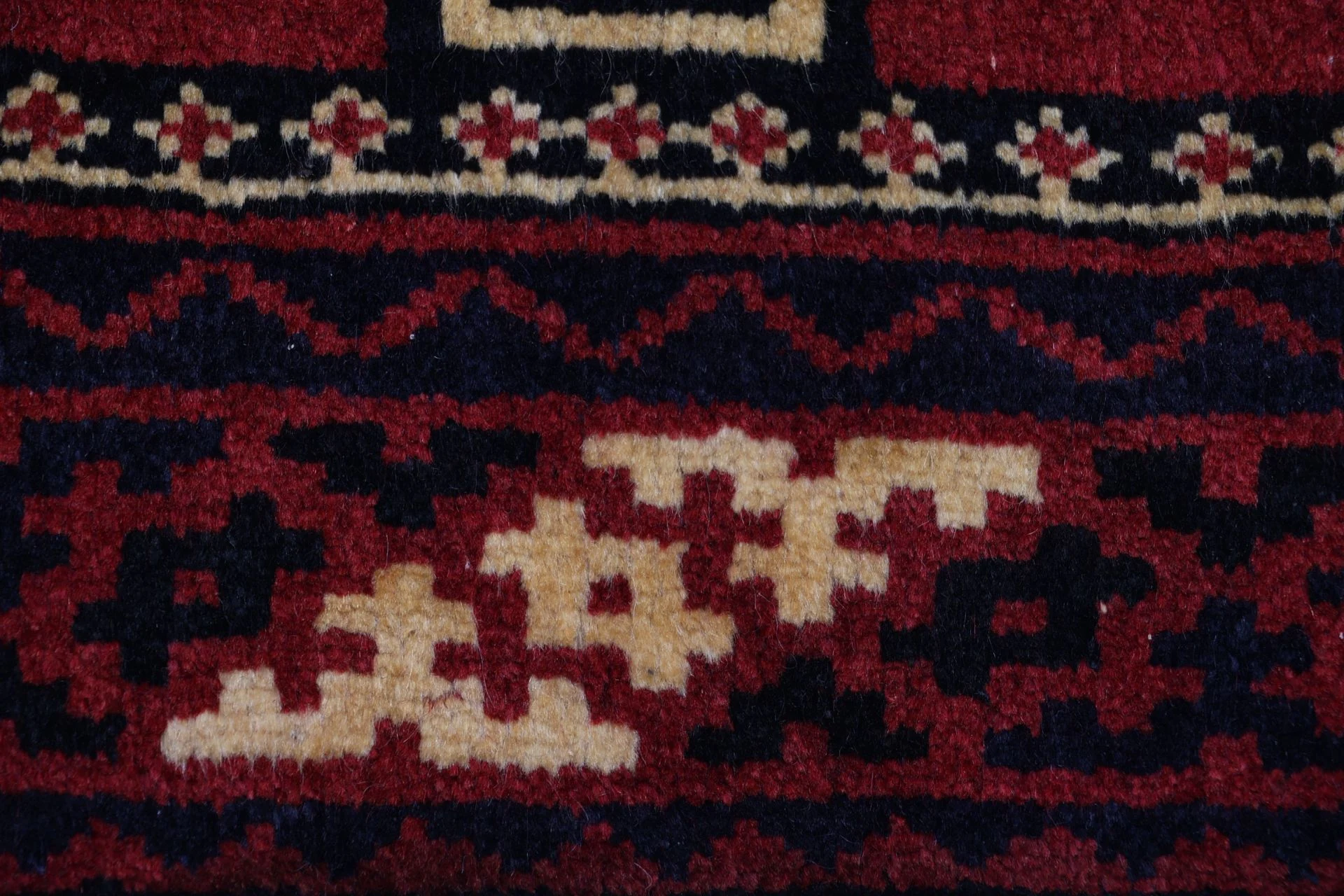 Shiraz Persian Rug — hand-knotted, 165 × 250 cm, Wool