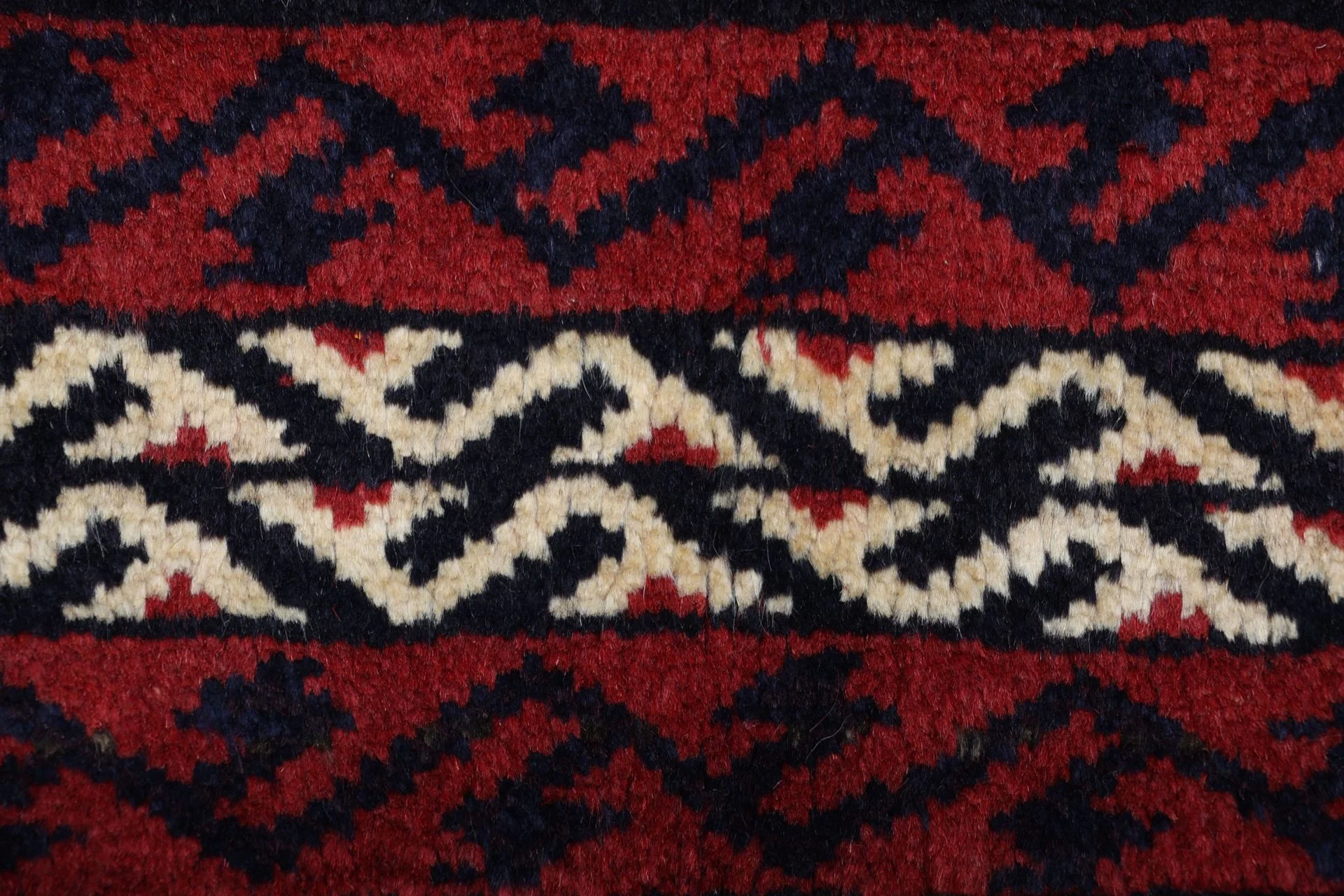Shiraz Persian Rug — hand-knotted, 177 × 260 cm, Wool