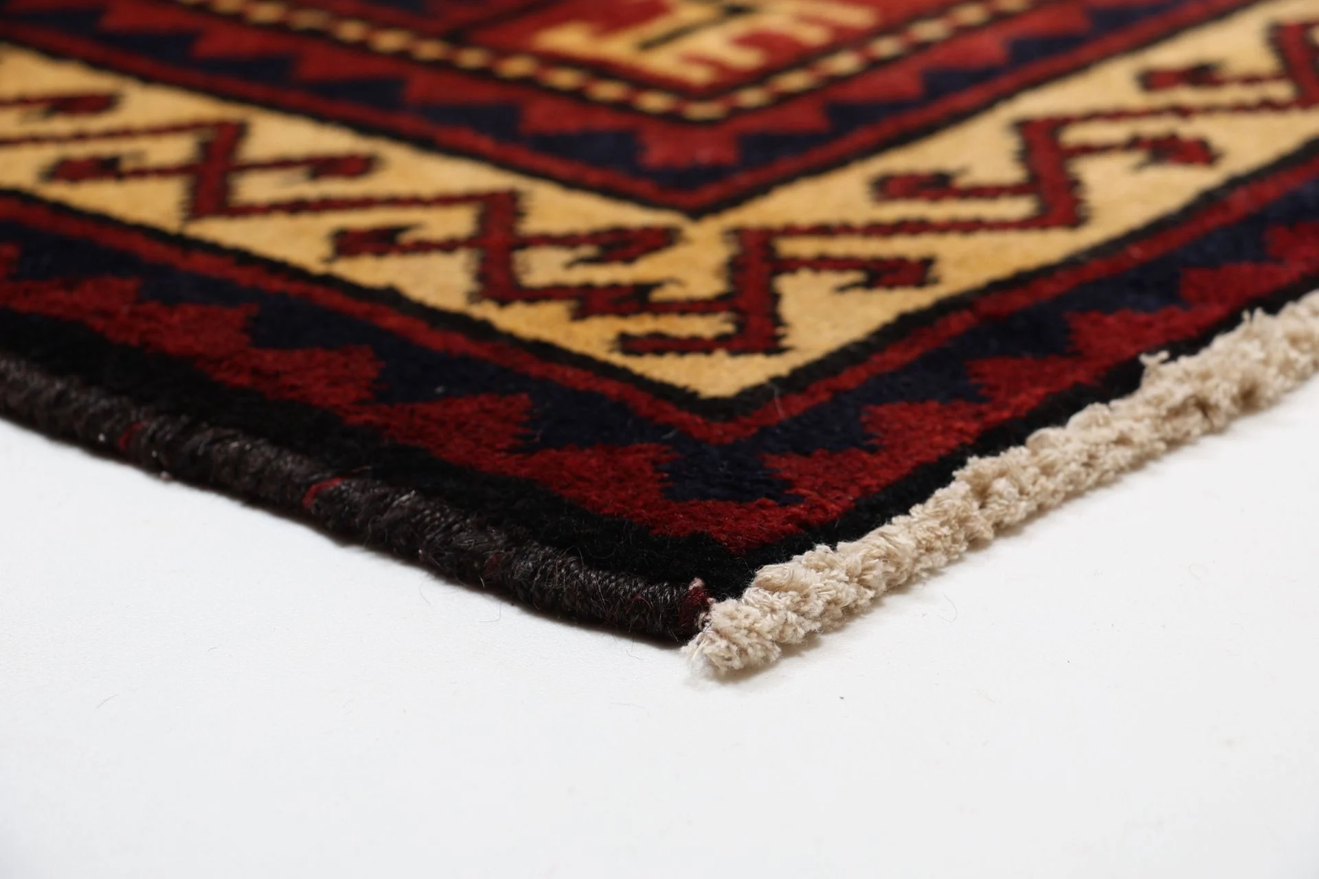 Hand-Knotted Wool Shiraz Persian Rug, 180 × 250 cm