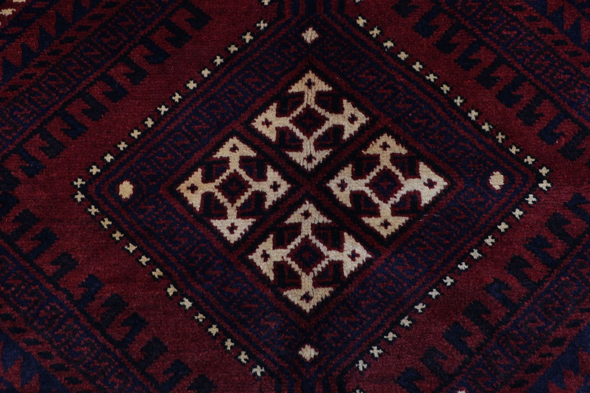 Hand-Knotted Wool Shiraz Persian Rug, 180 × 250 cm