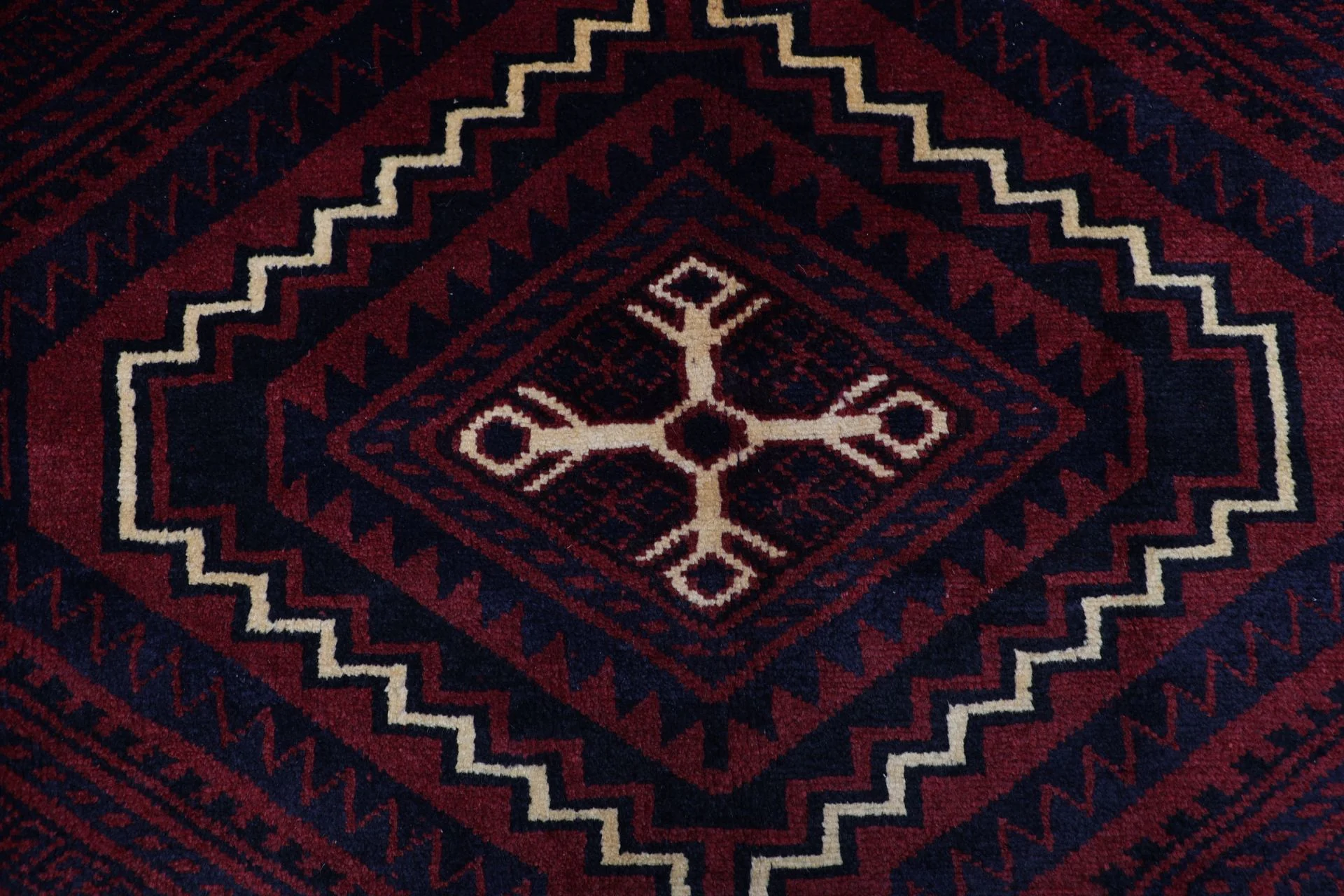 Shiraz Persian Rug — hand-knotted, 177 × 265 cm, Wool