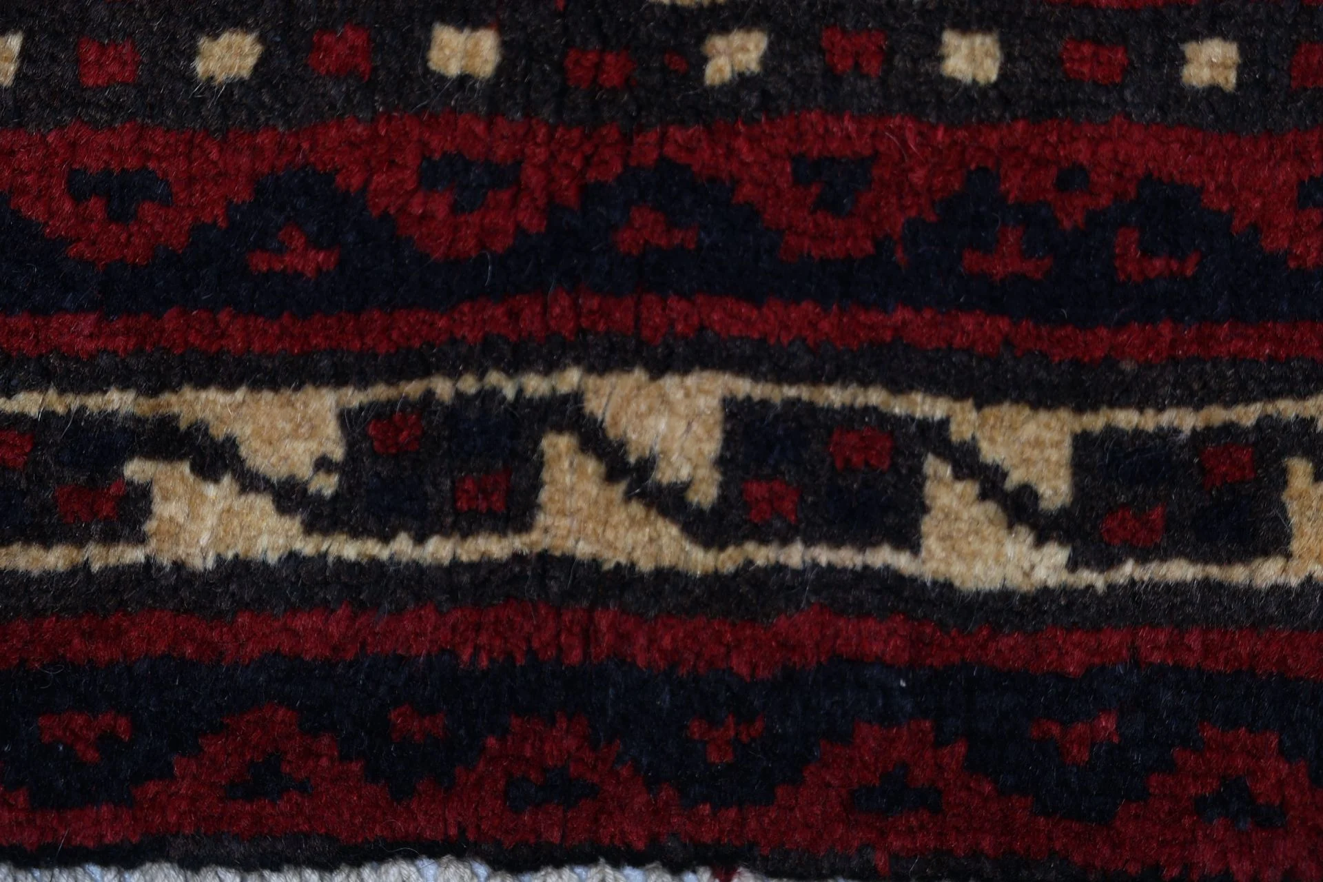 Shiraz Persian Rug — hand-knotted, 170 × 255 cm, Wool
