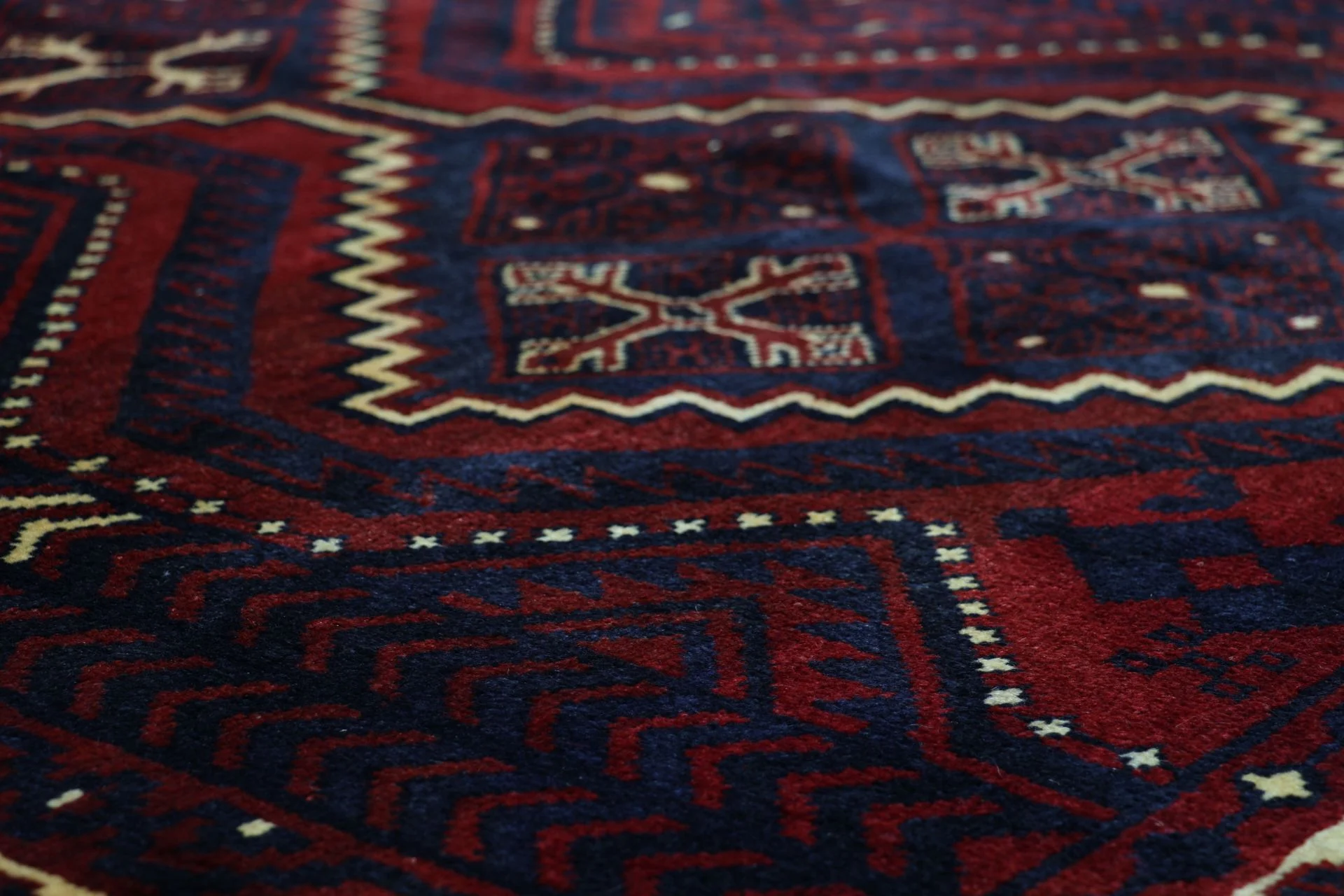 Shiraz Persian Rug — hand-knotted, 180 × 260 cm, Wool