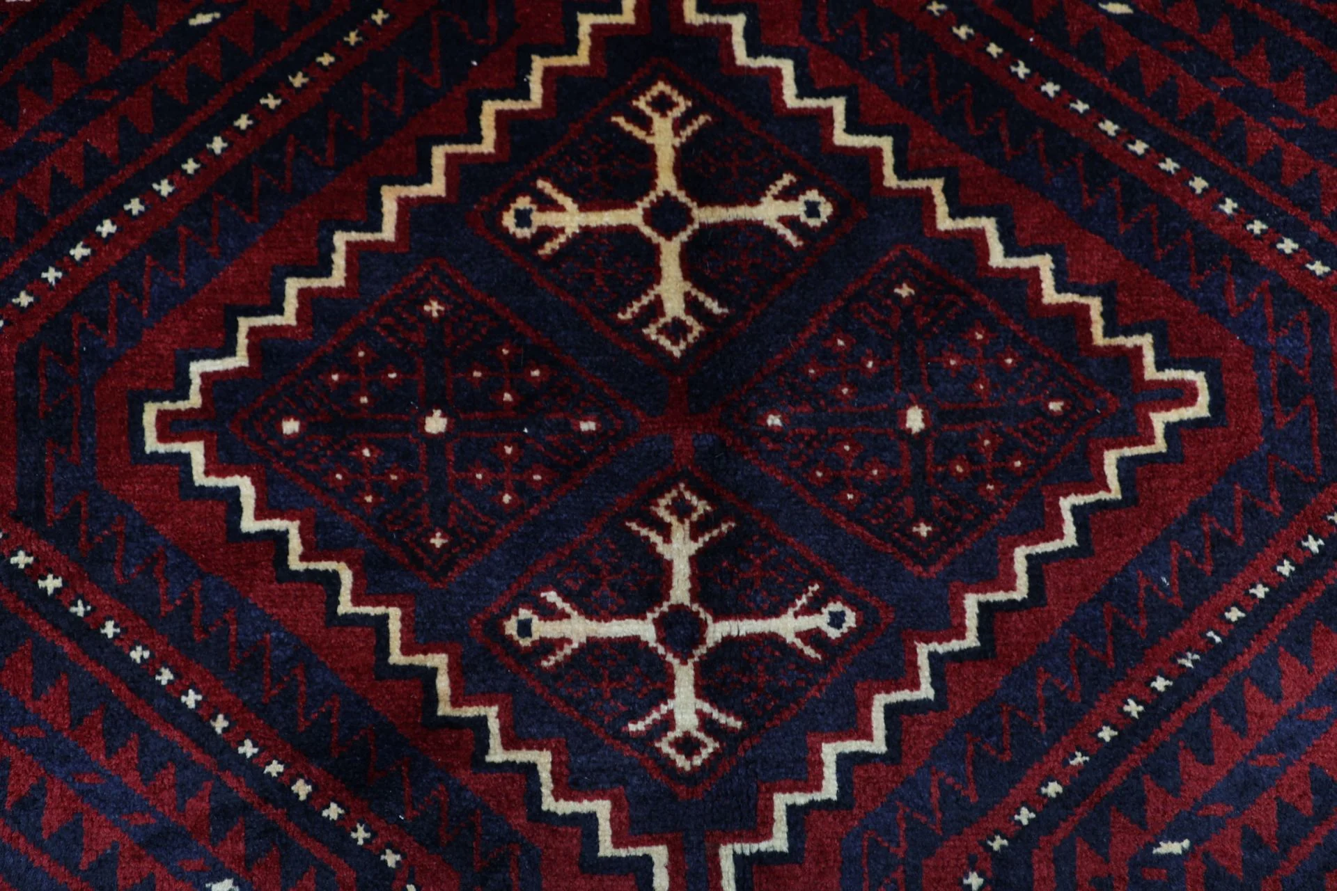 Shiraz Persian Rug — hand-knotted, 180 × 260 cm, Wool