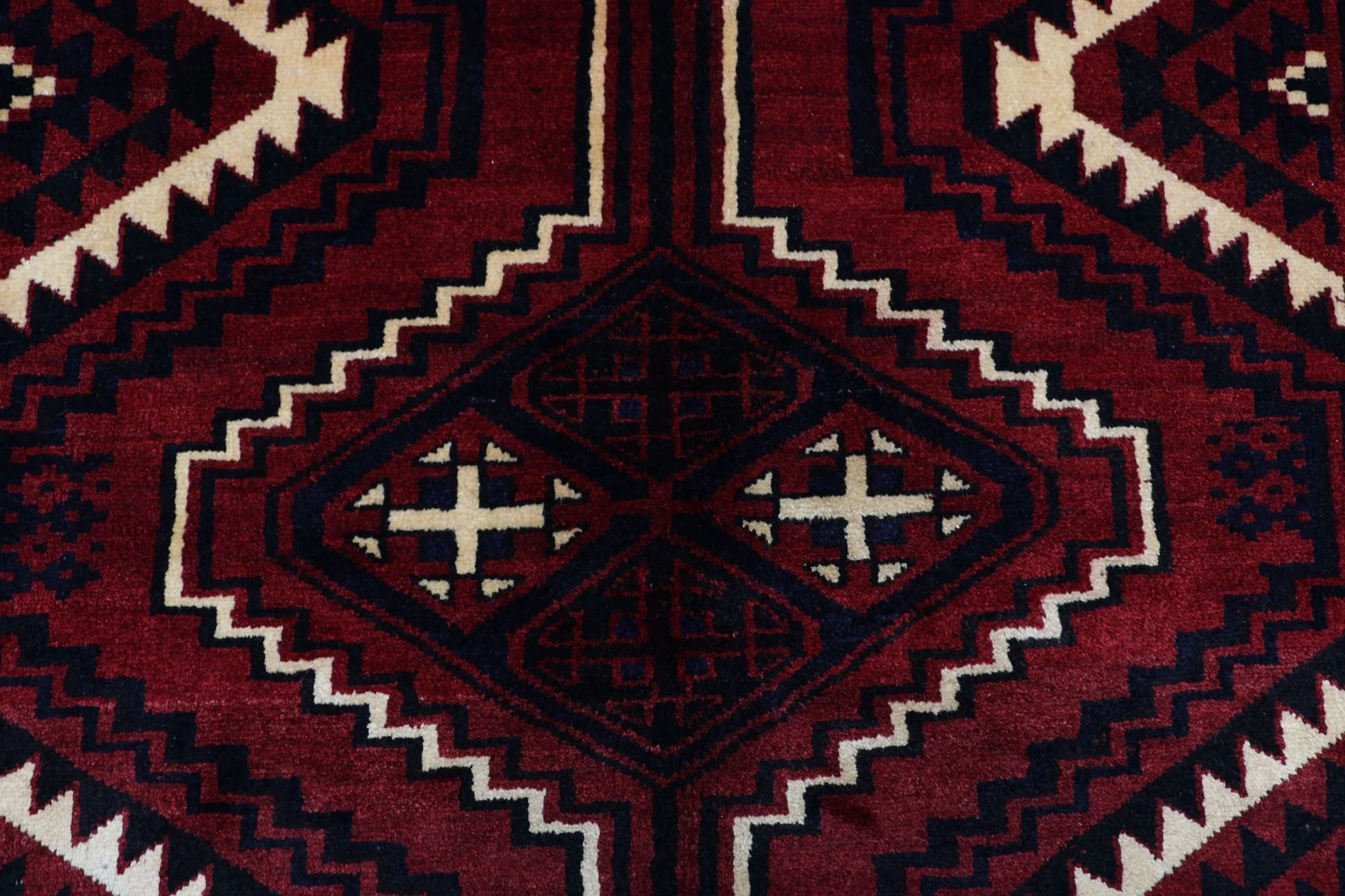 Shiraz Persian Rug — hand-knotted, 178 × 262 cm, Wool