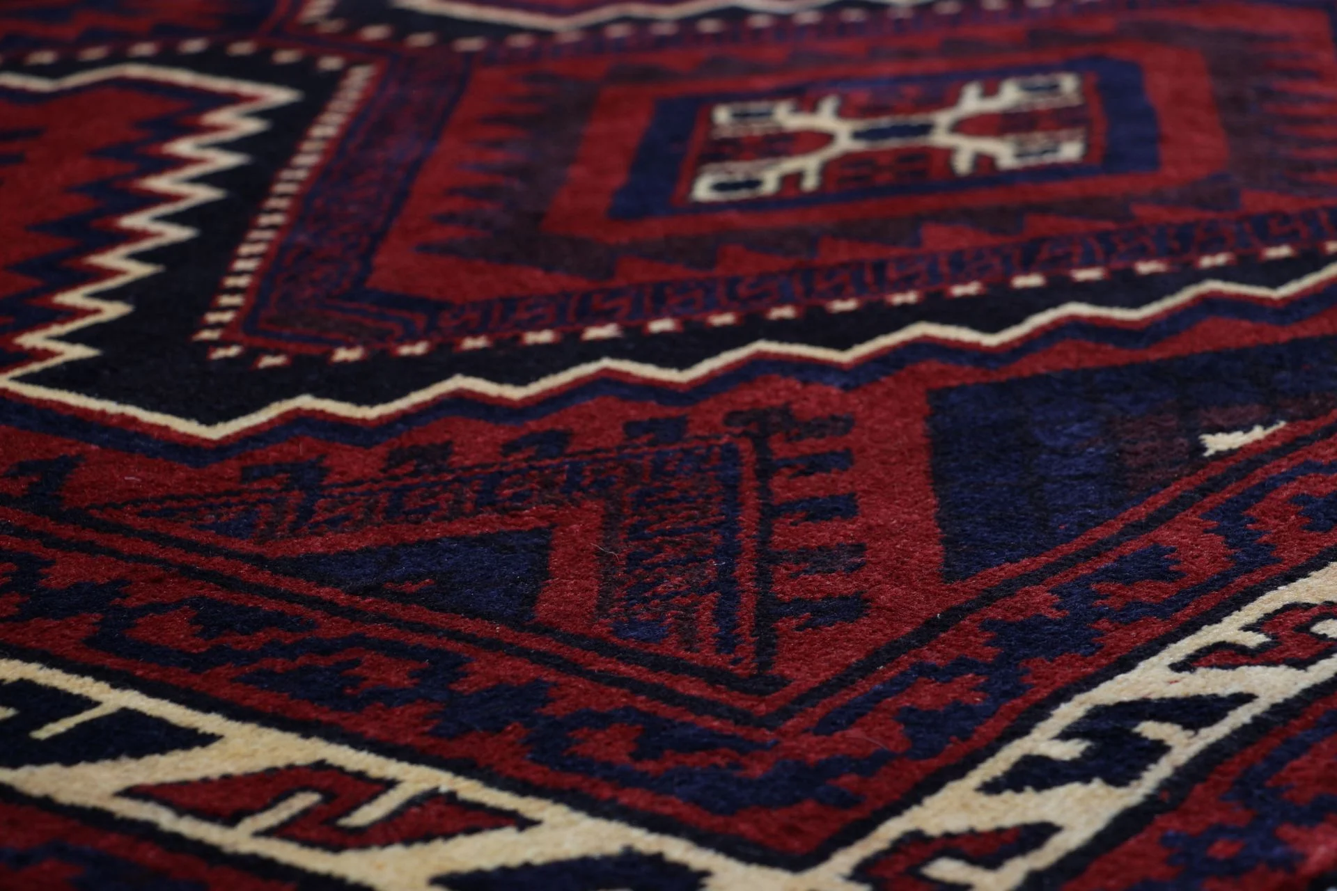 Shiraz Persian Rug — hand-knotted, 185 × 265 cm, Wool