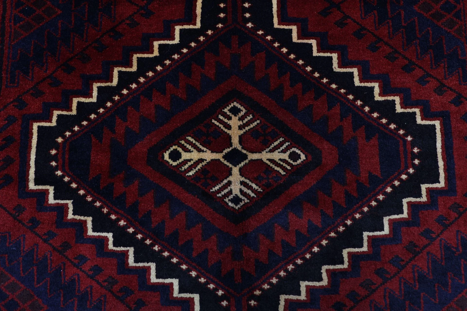 Shiraz Persian Rug — hand-knotted, 185 × 265 cm, Wool