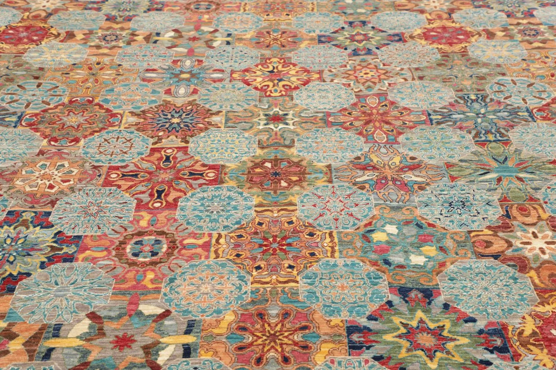 Hand-Knotted Wool Samarkand Pakistani Rug, 240 × 306 cm