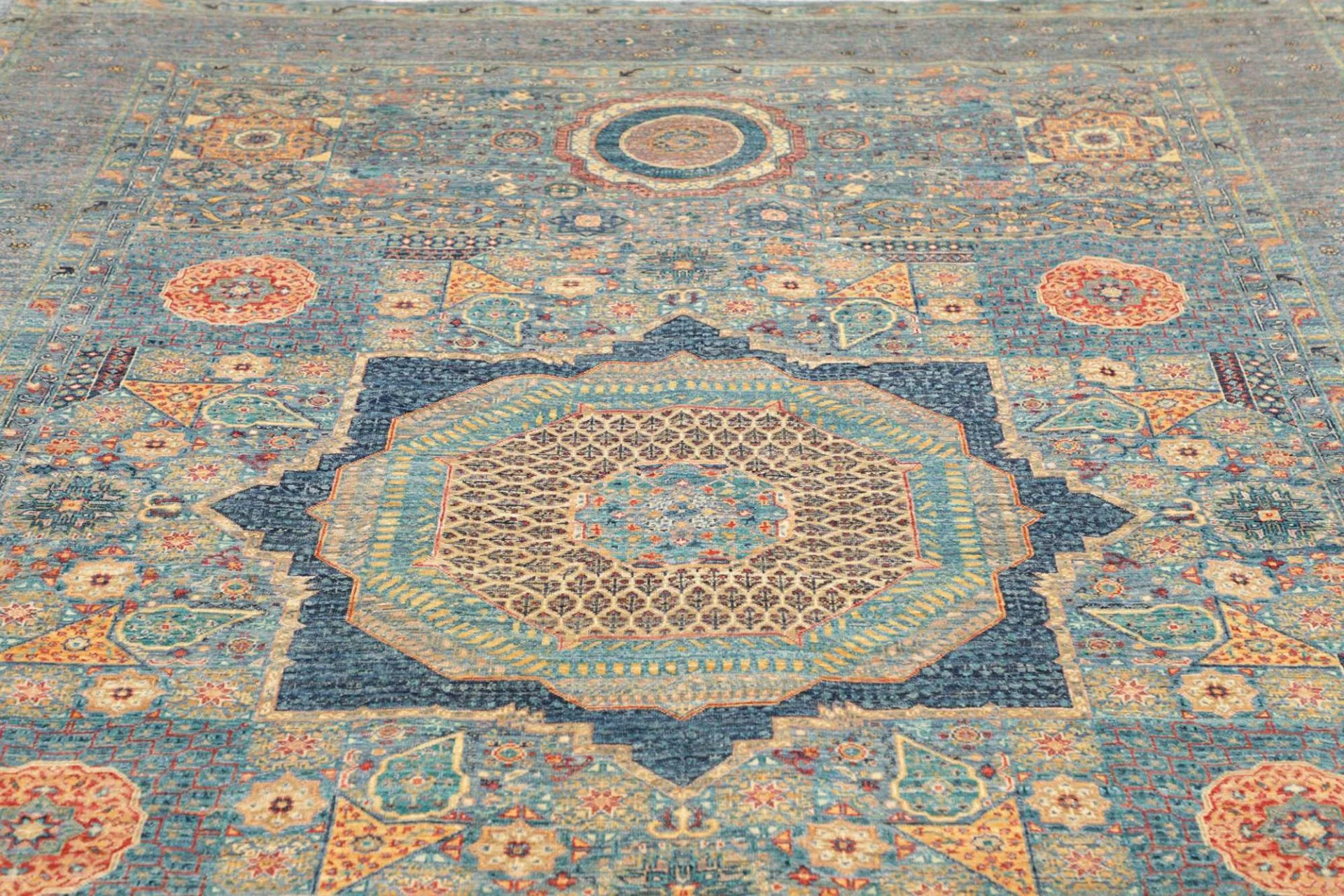 Hand-Knotted Wool Mamluk Pakistani Rug, 209 × 289 cm