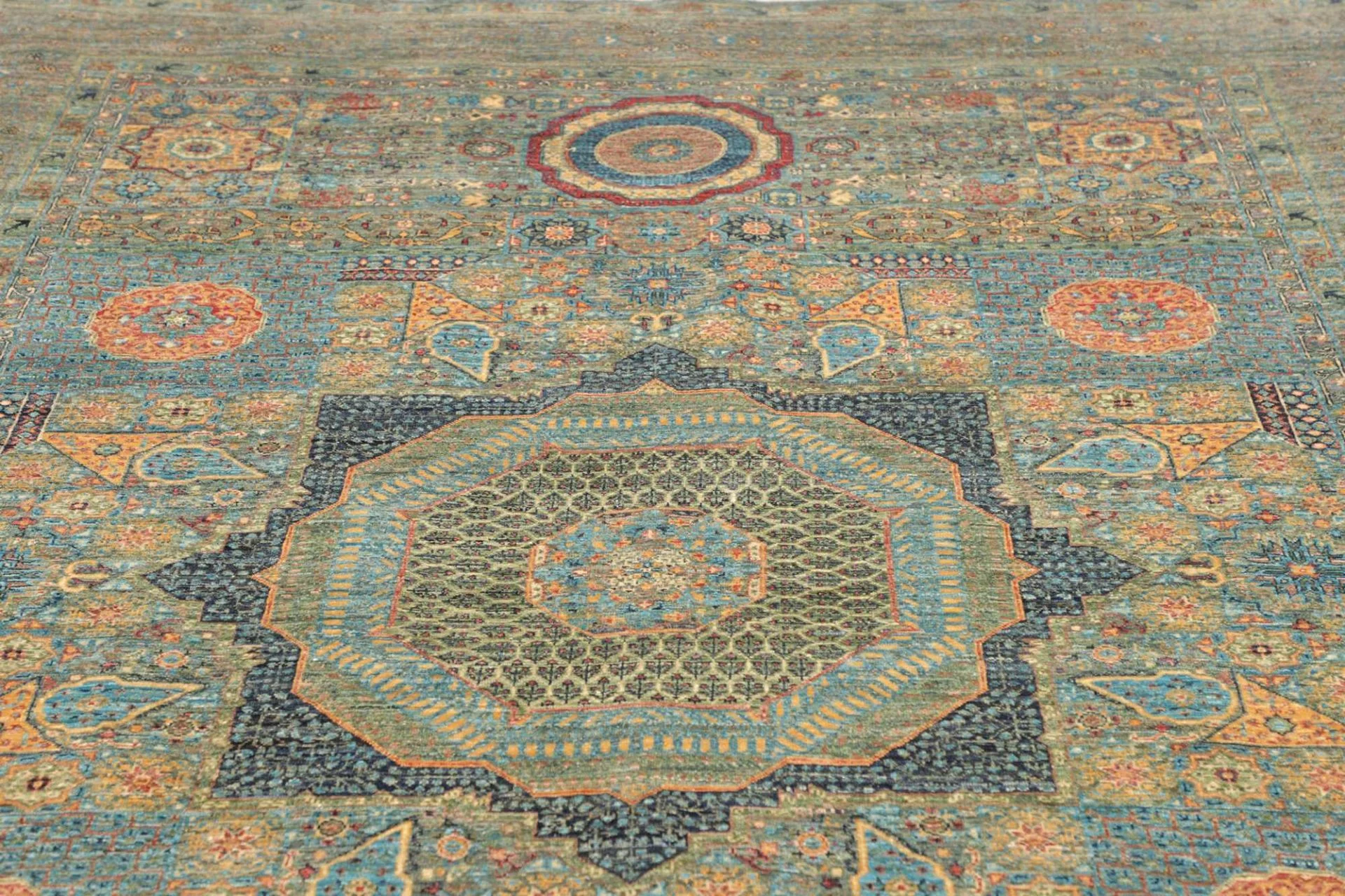 Hand-Knotted Wool Mamluk Pakistani Rug, 211 × 306 cm