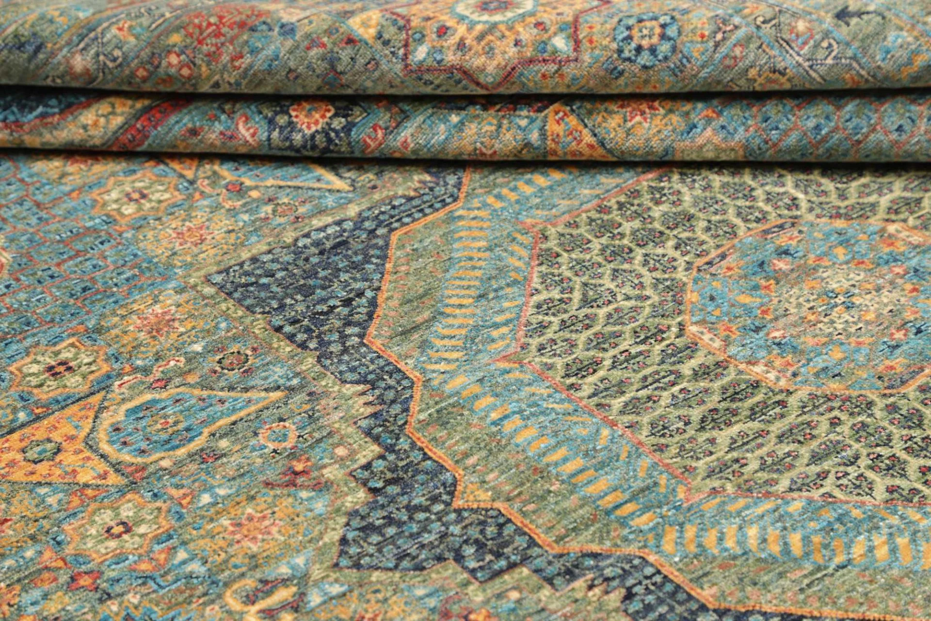 Hand-Knotted Wool Mamluk Pakistani Rug, 211 × 306 cm