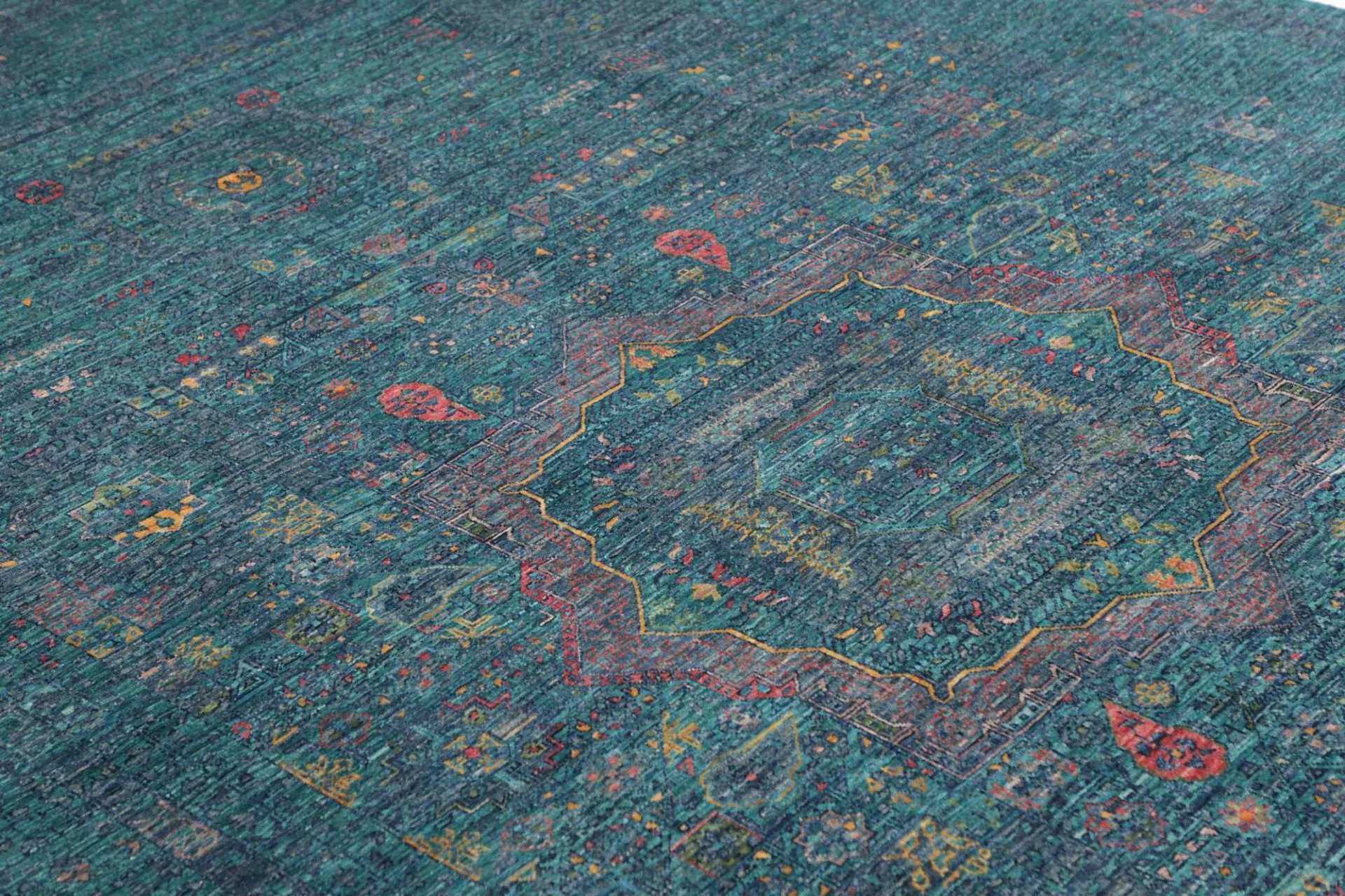 Hand-Knotted Wool Mamluk Pakistani Rug, 211 × 293 cm
