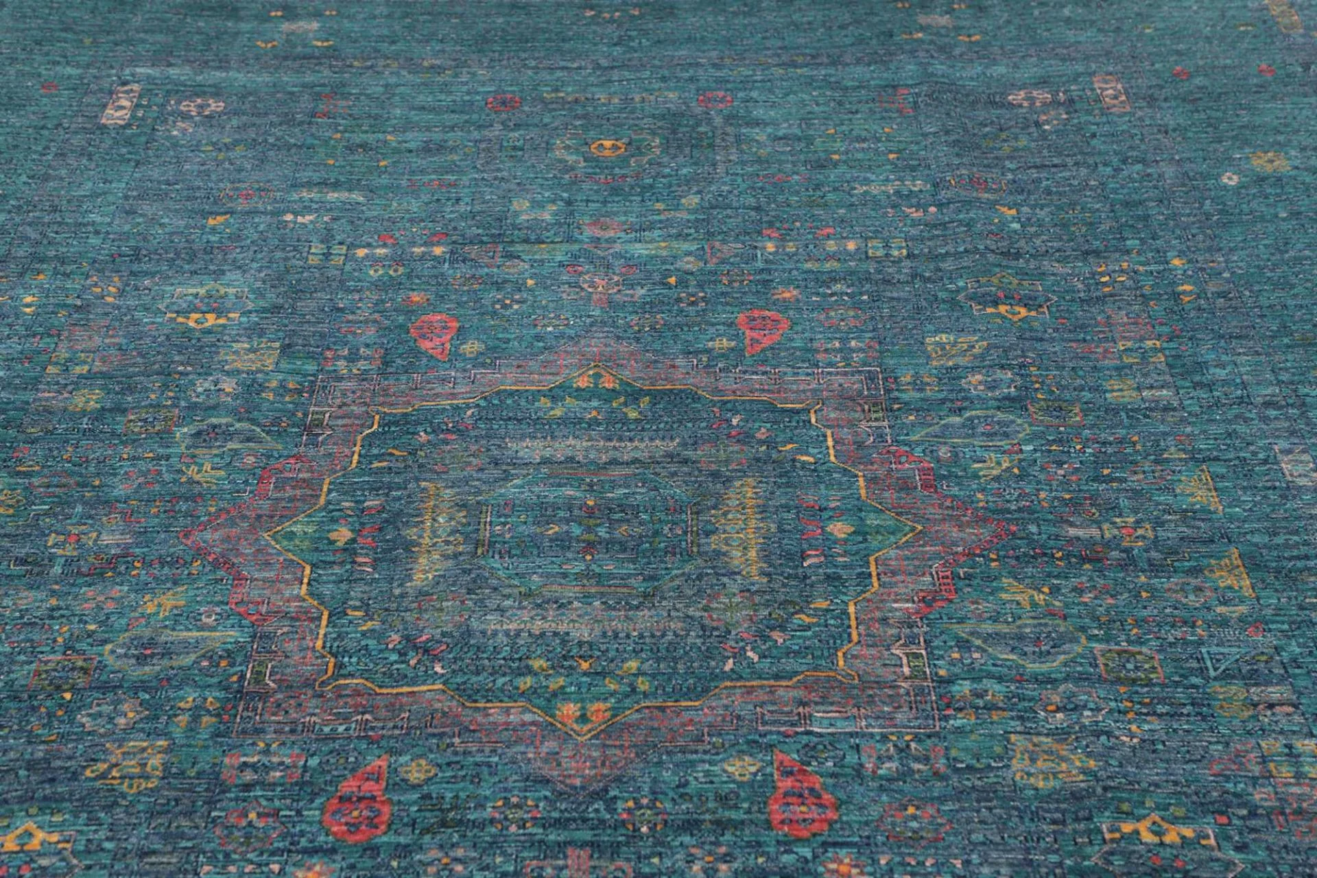 Hand-Knotted Wool Mamluk Pakistani Rug, 211 × 293 cm