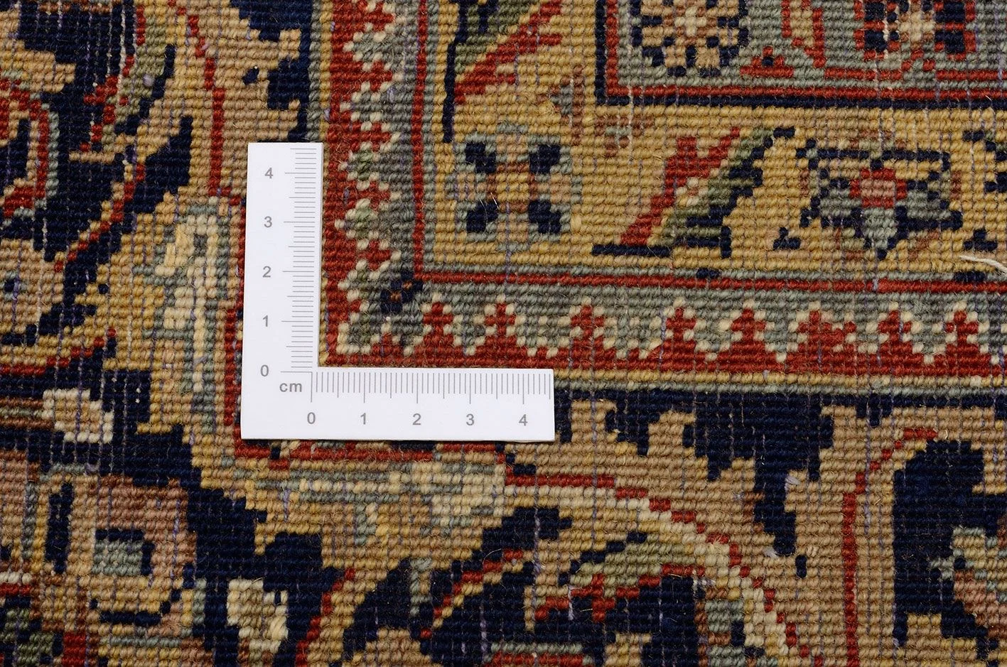 Hand-Knotted Wool Sarouk Indian Rug, 196 × 244 cm