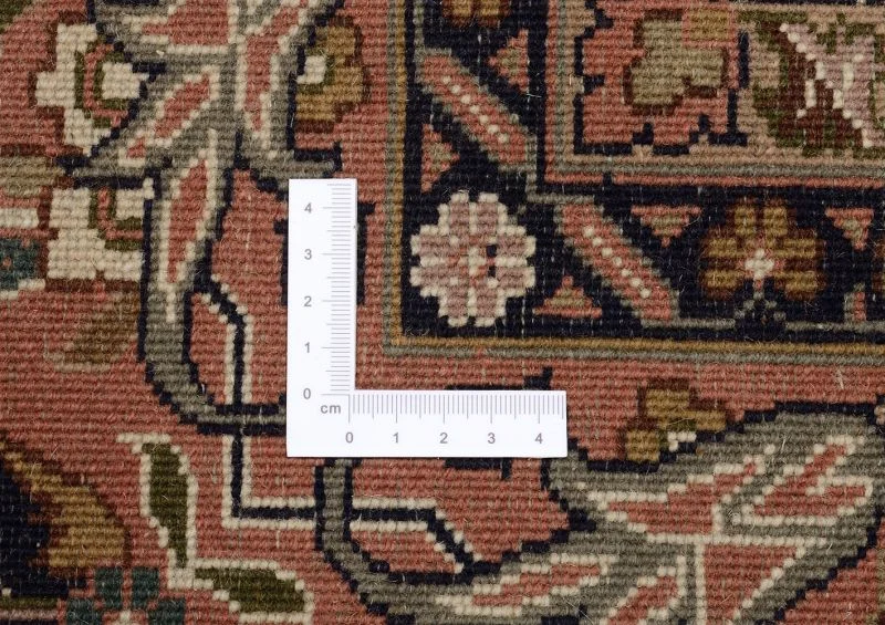 Sarouk Indian Rug 251 × 357 cm, Wool, hand-knotted