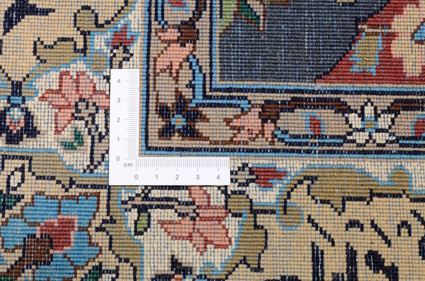 Qom Pakistani Rug — hand-knotted, 125 × 180 cm, Wool & Silk