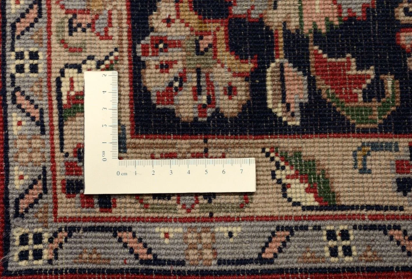 Hand-Knotted Wool Sarouk Indian Rug, 212 × 305 cm
