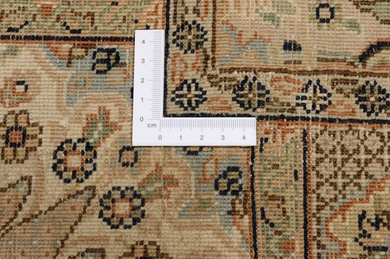 Qom Indian Rug — hand-knotted, 81 × 303 cm, Wool