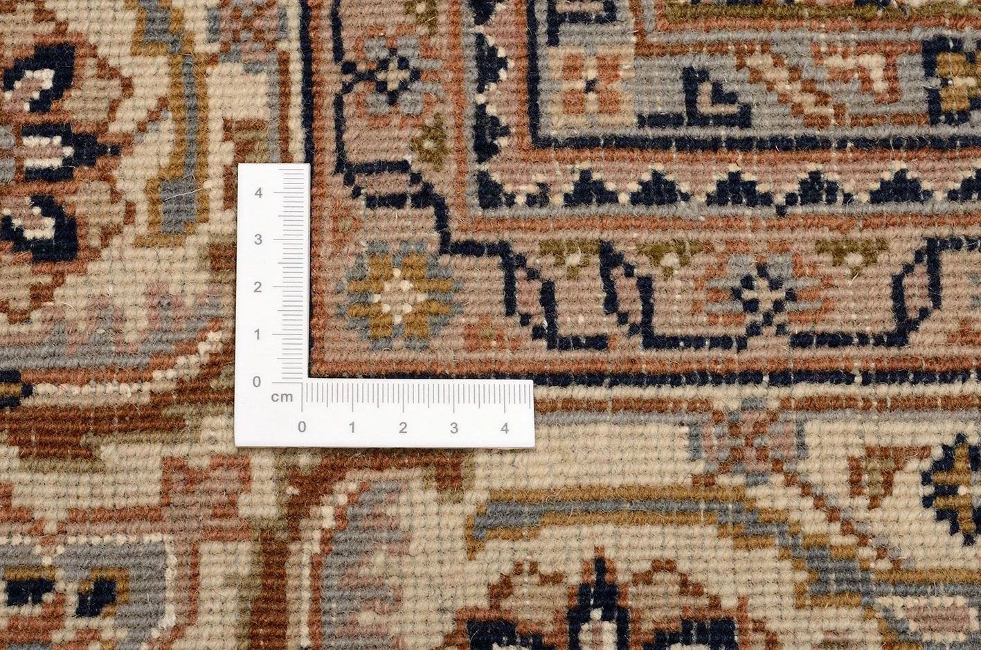 Tabriz Indian Rug 197 × 290 cm, Wool, hand-knotted