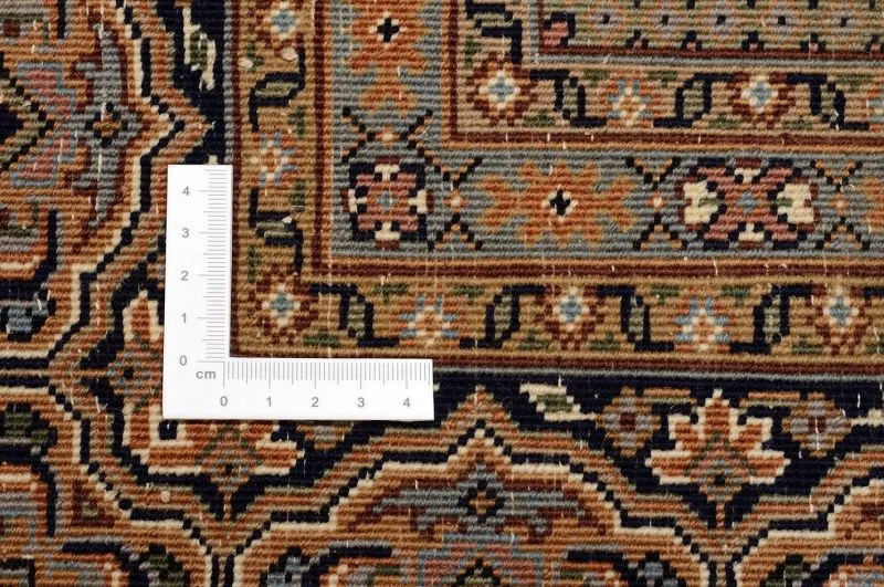 Bijar Indian Rug 198 × 288 cm, Wool, hand-knotted