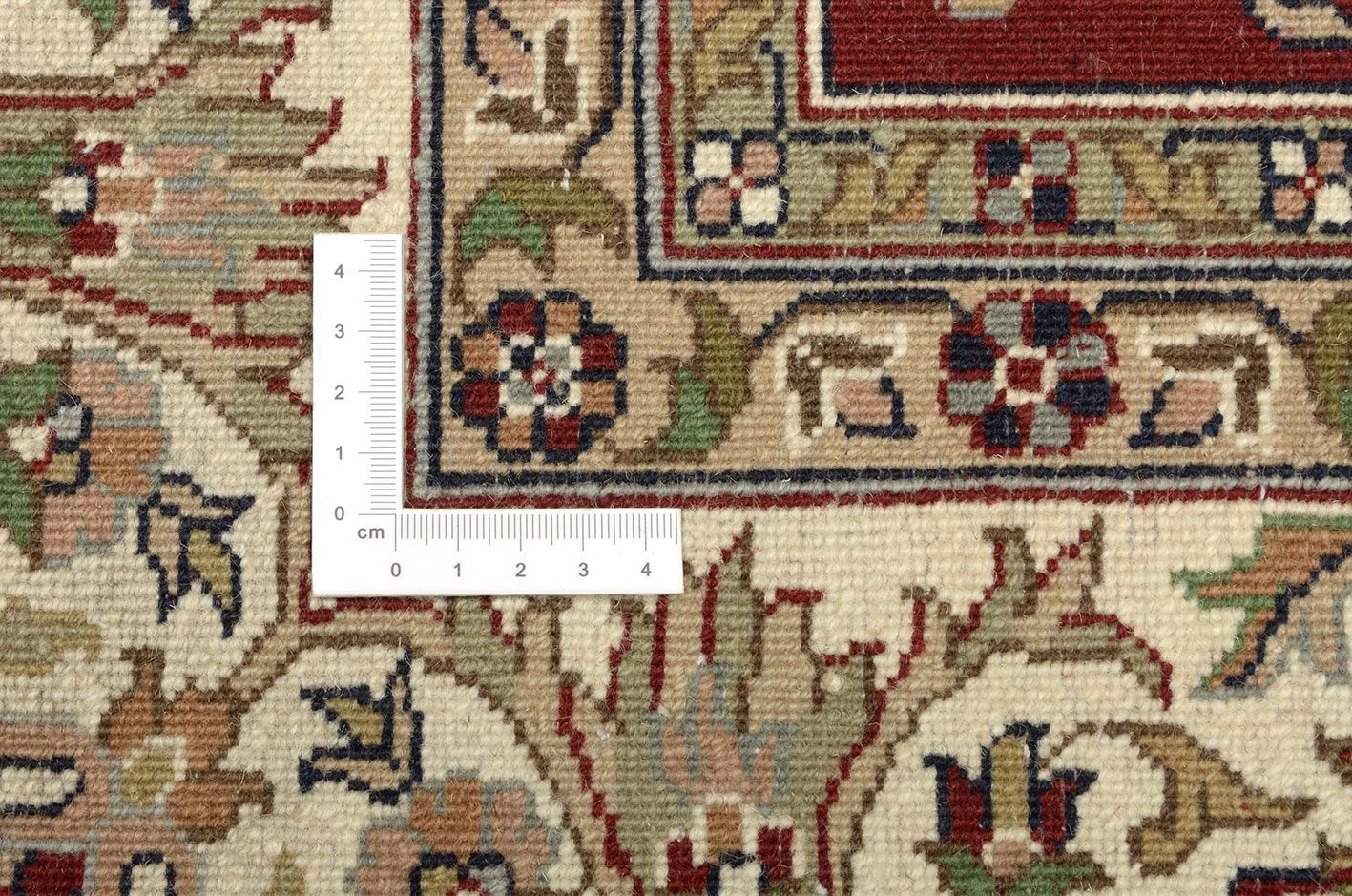 Isfahan Indian Rug — hand-knotted, 198 × 297 cm, Wool