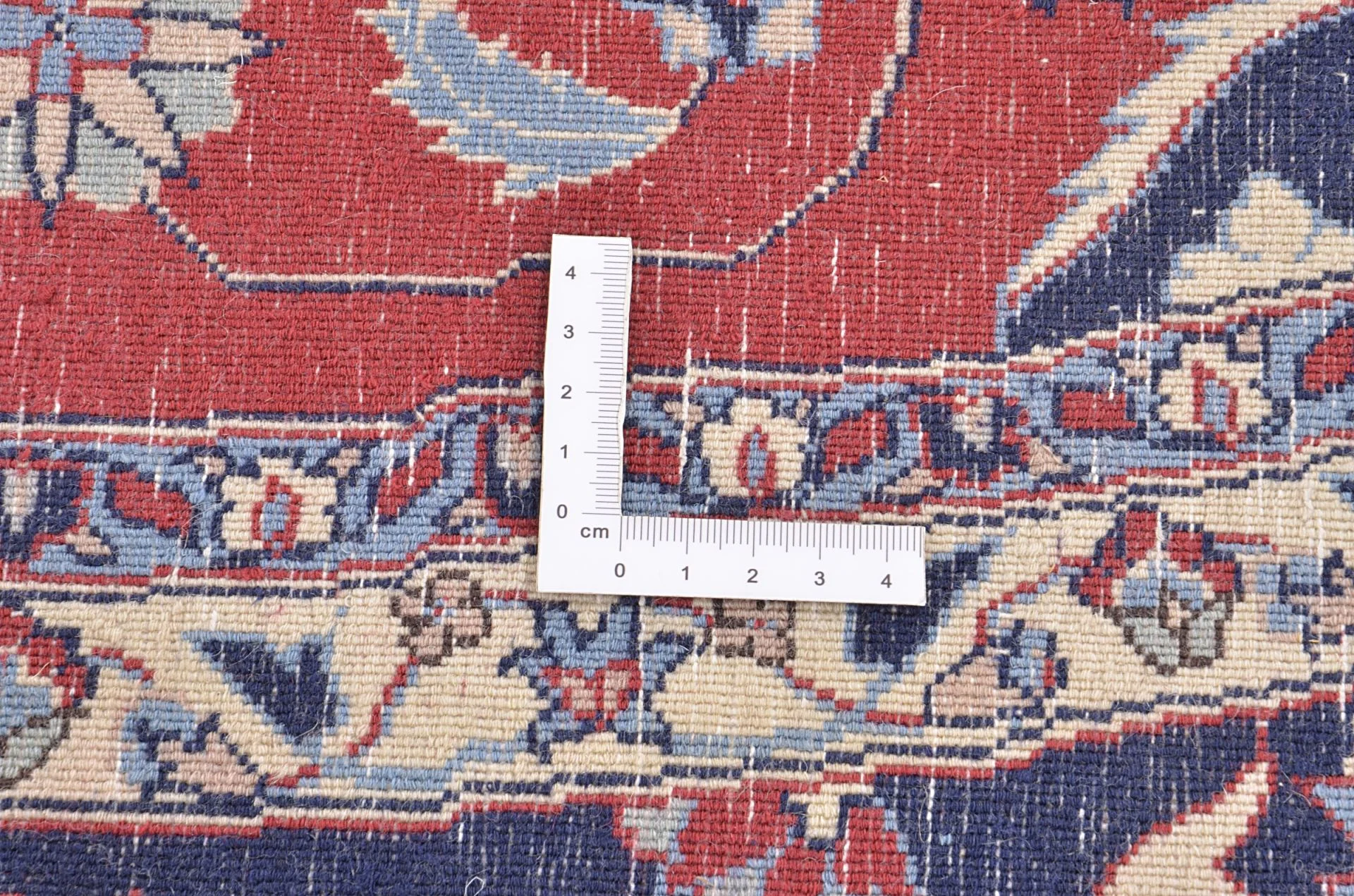 Isfahan Chinese Rug 200 × 200 cm, Wool, hand-knotted