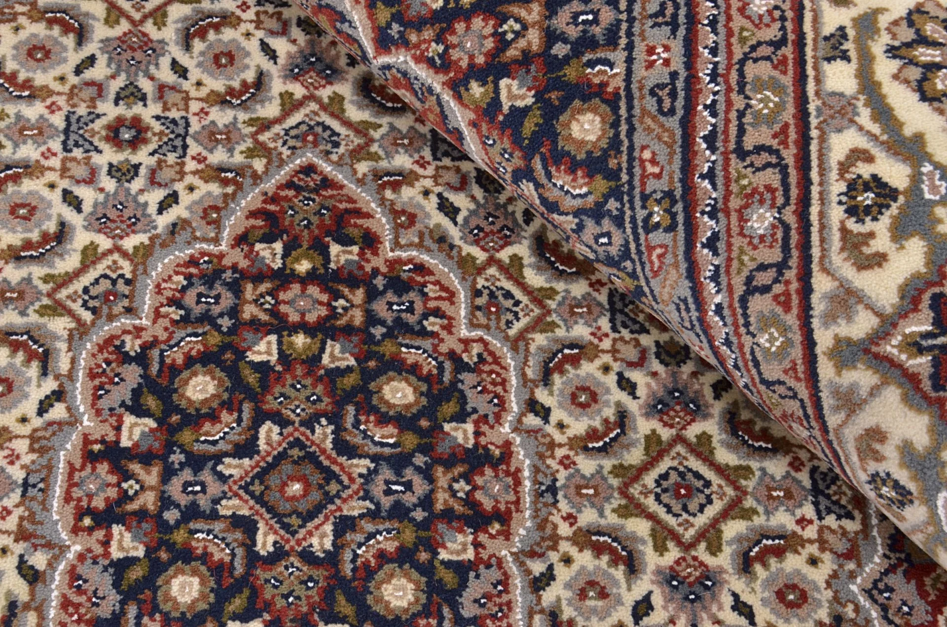 Tabriz Indian Rug 203 × 306 cm, Wool, hand-knotted