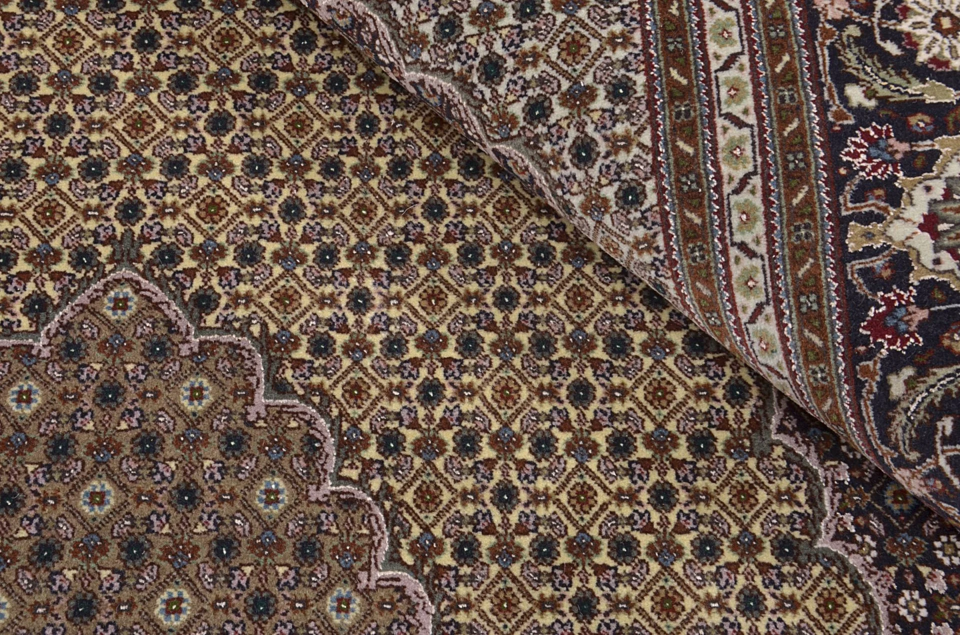 Tabriz Persian Rug 204 × 283 cm, Wool, hand-knotted